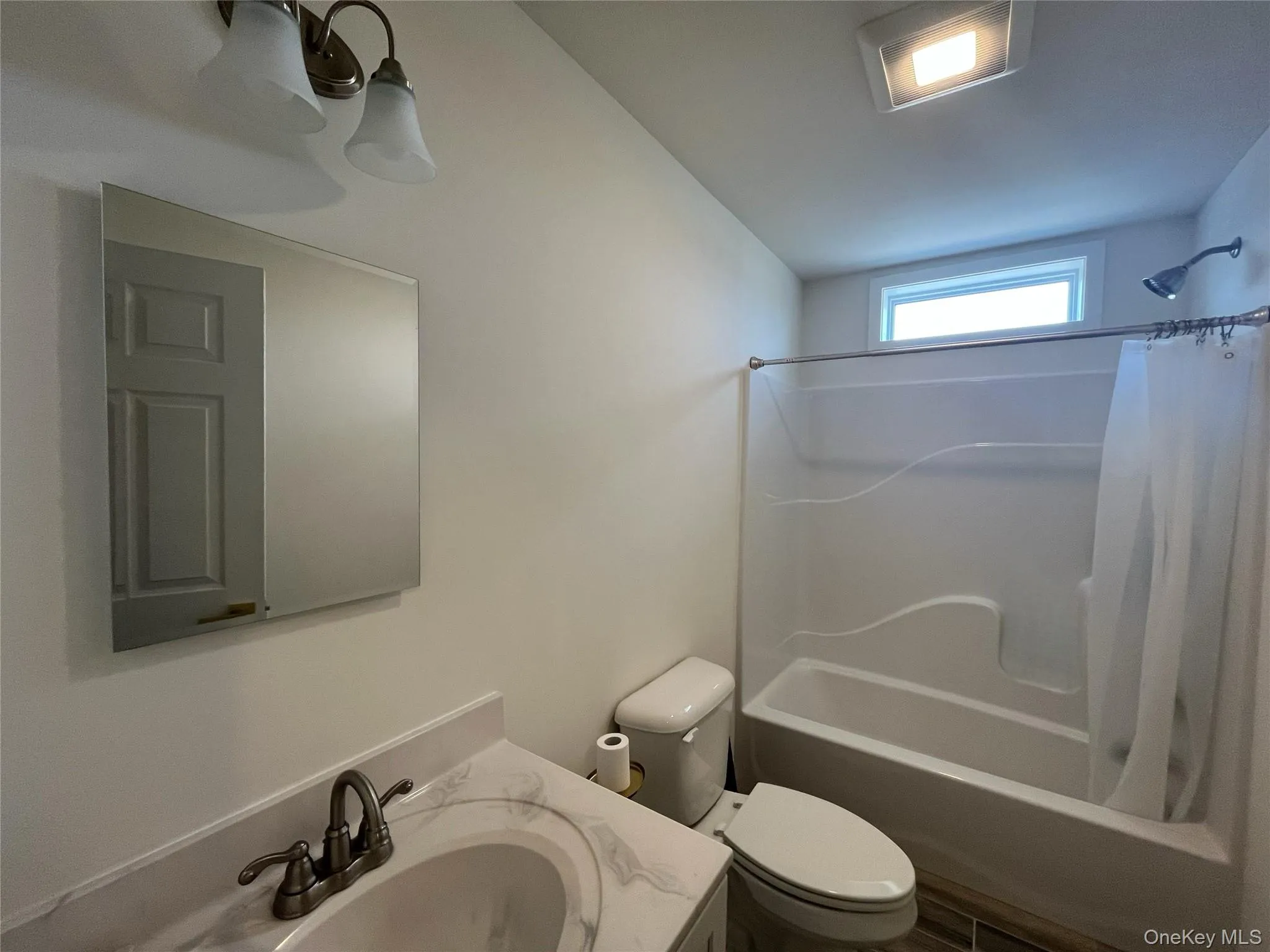 126 Trafalgar Drive, Brookhaven, NY, 3 Bedrooms Bedrooms, 4 Rooms Rooms,2 BathroomsBathrooms,Residential Lease,For Rent,Trafalgar,0,968462 126 Trafalgar Drive, Brookhaven, NY, 3 Bedrooms Bedrooms, 4 Rooms Rooms,2 BathroomsBathrooms,Residential Lease,For Rent,Trafalgar,0,968462