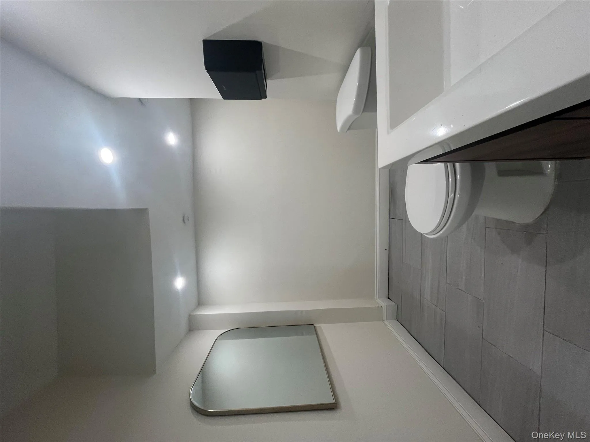 135 Sunrise Highway, Babylon, NY, ,Commercial Lease,For Rent,Sunrise,0,968470 135 Sunrise Highway, Babylon, NY, ,Commercial Lease,For Rent,Sunrise,0,968470