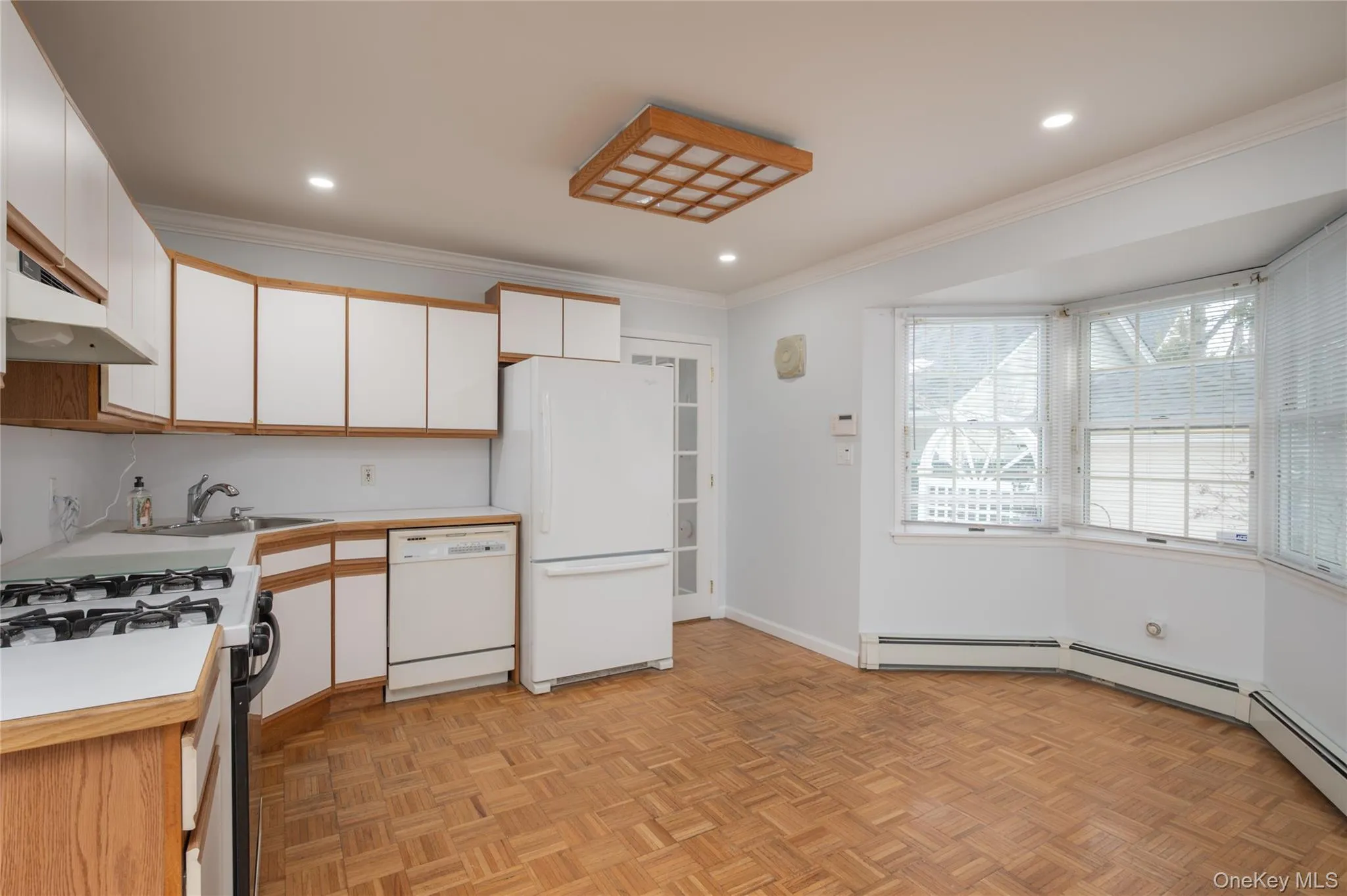 9 Harrison Ave, Oyster Bay, NY, 3 Bedrooms Bedrooms, 4 Rooms Rooms,2 BathroomsBathrooms,Residential Lease,For Rent,Harrison Ave,0,968476 9 Harrison Ave, Oyster Bay, NY, 3 Bedrooms Bedrooms, 4 Rooms Rooms,2 BathroomsBathrooms,Residential Lease,For Rent,Harrison Ave,0,968476