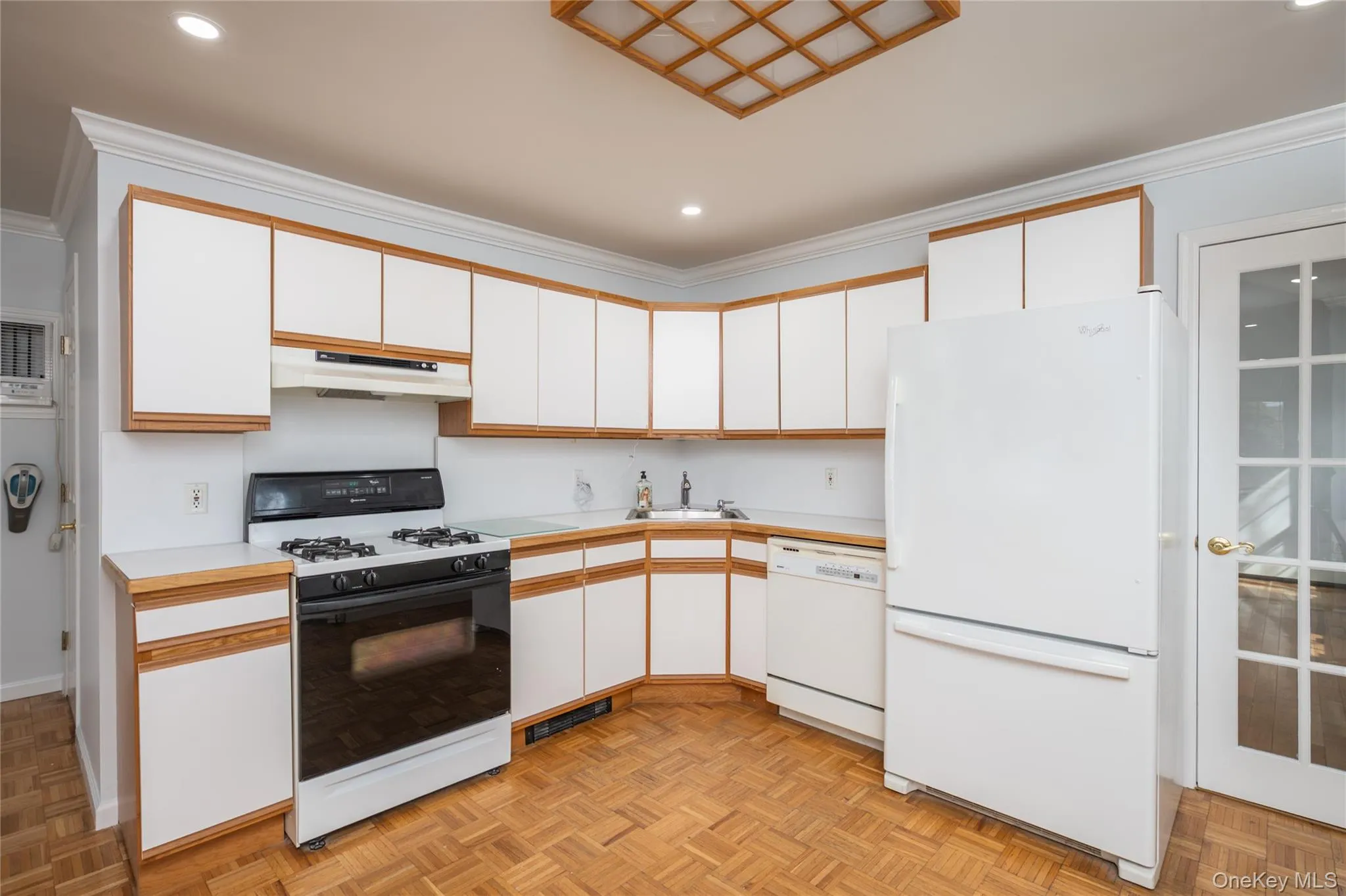 9 Harrison Ave, Oyster Bay, NY, 3 Bedrooms Bedrooms, 4 Rooms Rooms,2 BathroomsBathrooms,Residential Lease,For Rent,Harrison Ave,0,968476 9 Harrison Ave, Oyster Bay, NY, 3 Bedrooms Bedrooms, 4 Rooms Rooms,2 BathroomsBathrooms,Residential Lease,For Rent,Harrison Ave,0,968476