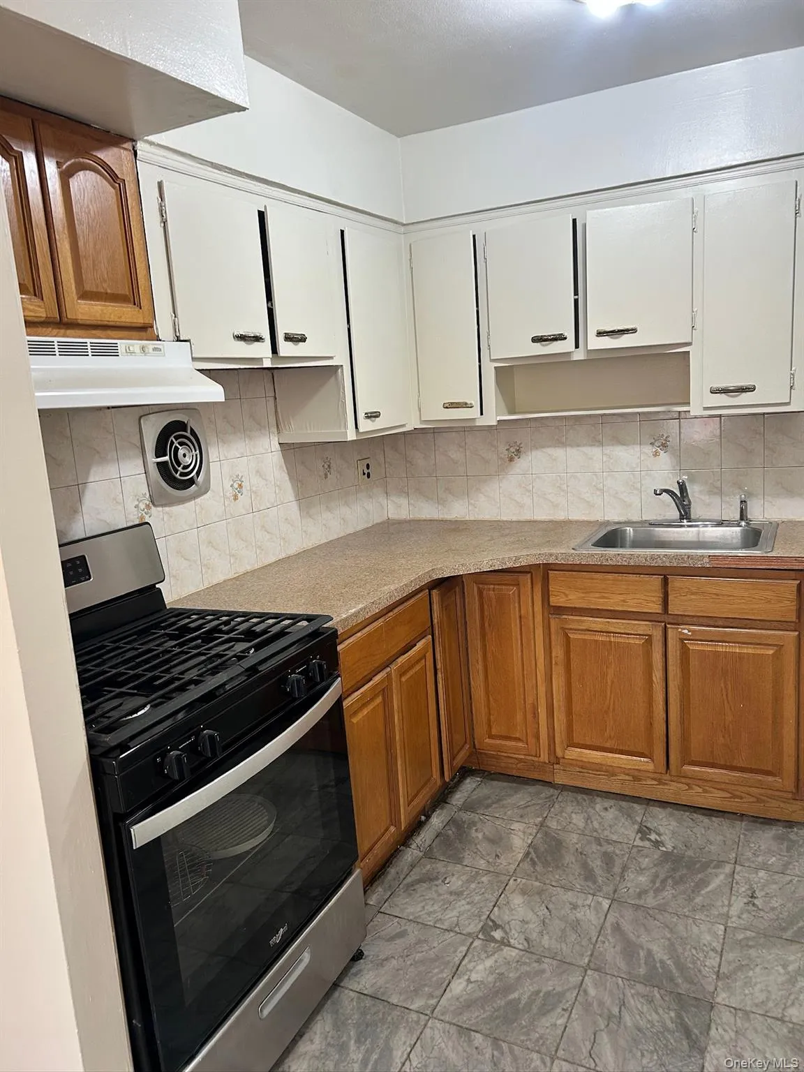 9801 Seaview Avenue, New York, NY, 2 Bedrooms Bedrooms, 5 Rooms Rooms,1 BathroomBathrooms,Residential Lease,For Rent,Seaview,0,968482 9801 Seaview Avenue, New York, NY, 2 Bedrooms Bedrooms, 5 Rooms Rooms,1 BathroomBathrooms,Residential Lease,For Rent,Seaview,0,968482