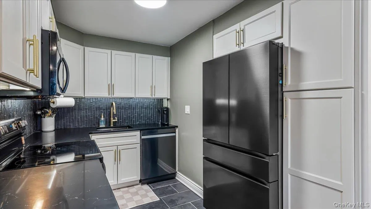 10-24 166th Street, New York, NY, 2 Bedrooms Bedrooms, 5 Rooms Rooms,1 BathroomBathrooms,Residential,For Rent,166th,0,968491 10-24 166th Street, New York, NY, 2 Bedrooms Bedrooms, 5 Rooms Rooms,1 BathroomBathrooms,Residential,For Rent,166th,0,968491