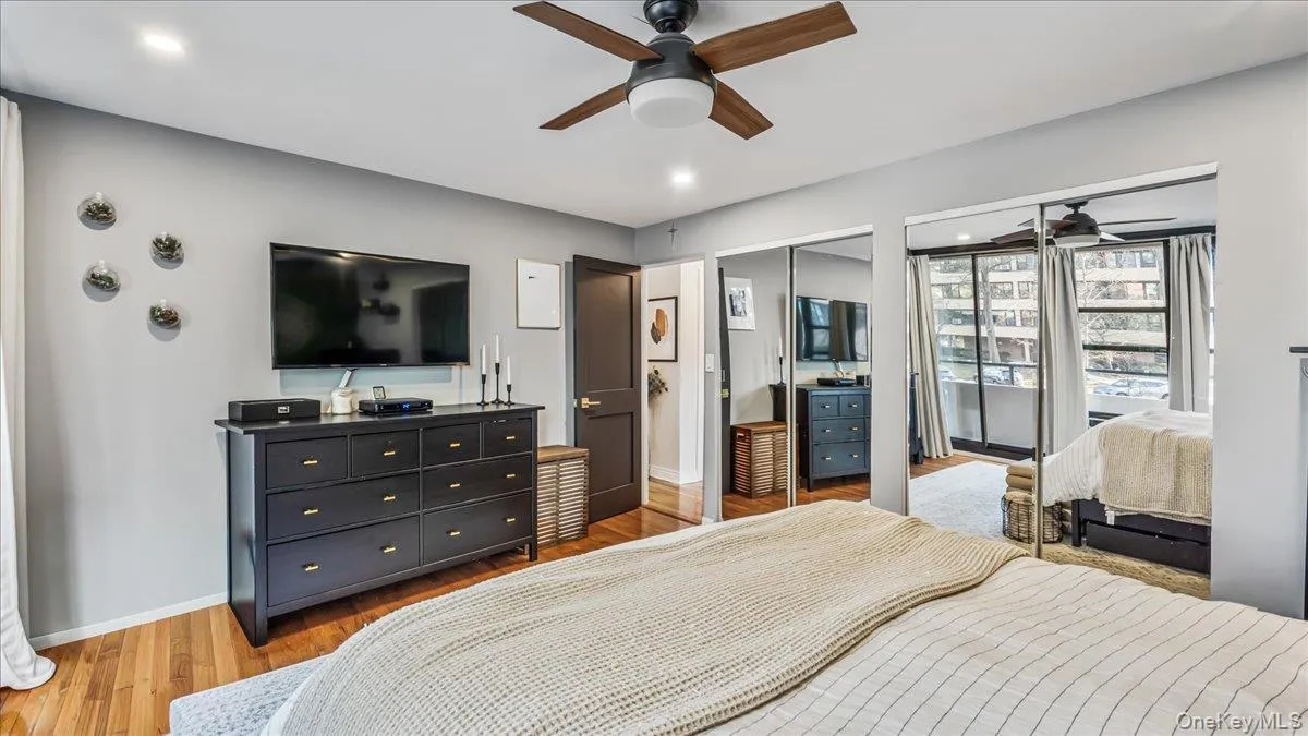 10-24 166th Street, New York, NY, 2 Bedrooms Bedrooms, 5 Rooms Rooms,1 BathroomBathrooms,Residential,For Rent,166th,0,968491 10-24 166th Street, New York, NY, 2 Bedrooms Bedrooms, 5 Rooms Rooms,1 BathroomBathrooms,Residential,For Rent,166th,0,968491