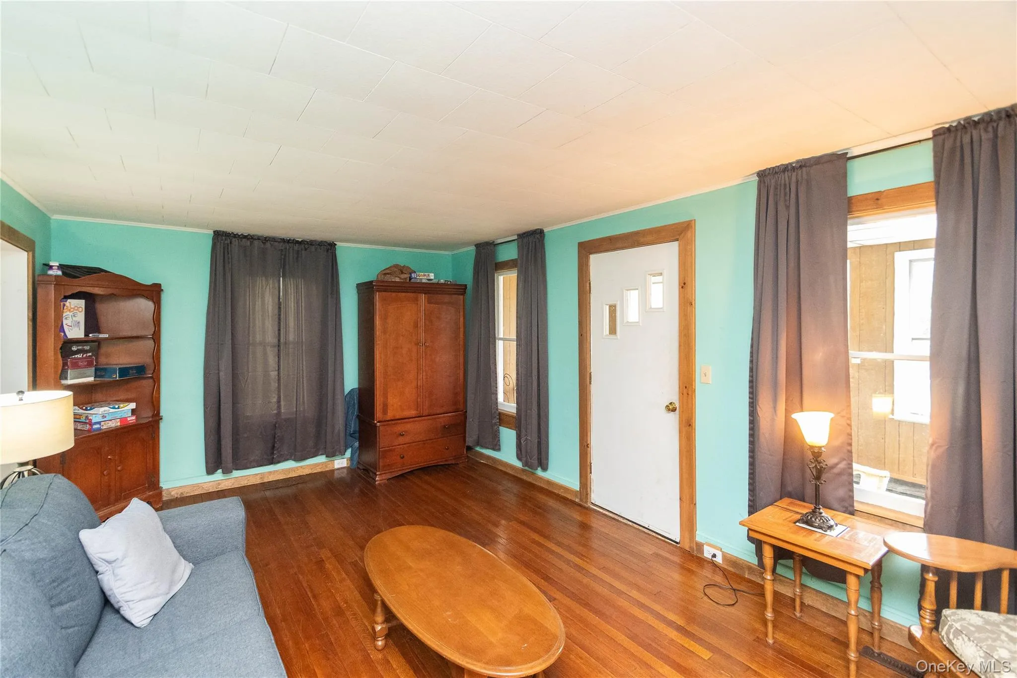 Hardwood-finish flooring throughout Hardwood-finish flooring throughout