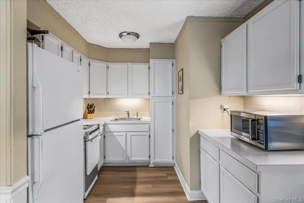 7-24 166th Street, New York, NY, 2 Bedrooms Bedrooms, 5 Rooms Rooms,1 BathroomBathrooms,Residential,For Rent,166th,0,968532 7-24 166th Street, New York, NY, 2 Bedrooms Bedrooms, 5 Rooms Rooms,1 BathroomBathrooms,Residential,For Rent,166th,0,968532