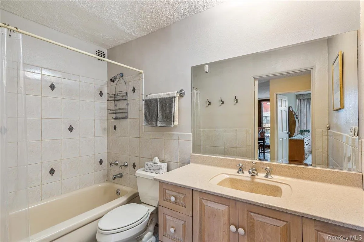 7-24 166th Street, New York, NY, 2 Bedrooms Bedrooms, 5 Rooms Rooms,1 BathroomBathrooms,Residential,For Rent,166th,0,968532 7-24 166th Street, New York, NY, 2 Bedrooms Bedrooms, 5 Rooms Rooms,1 BathroomBathrooms,Residential,For Rent,166th,0,968532