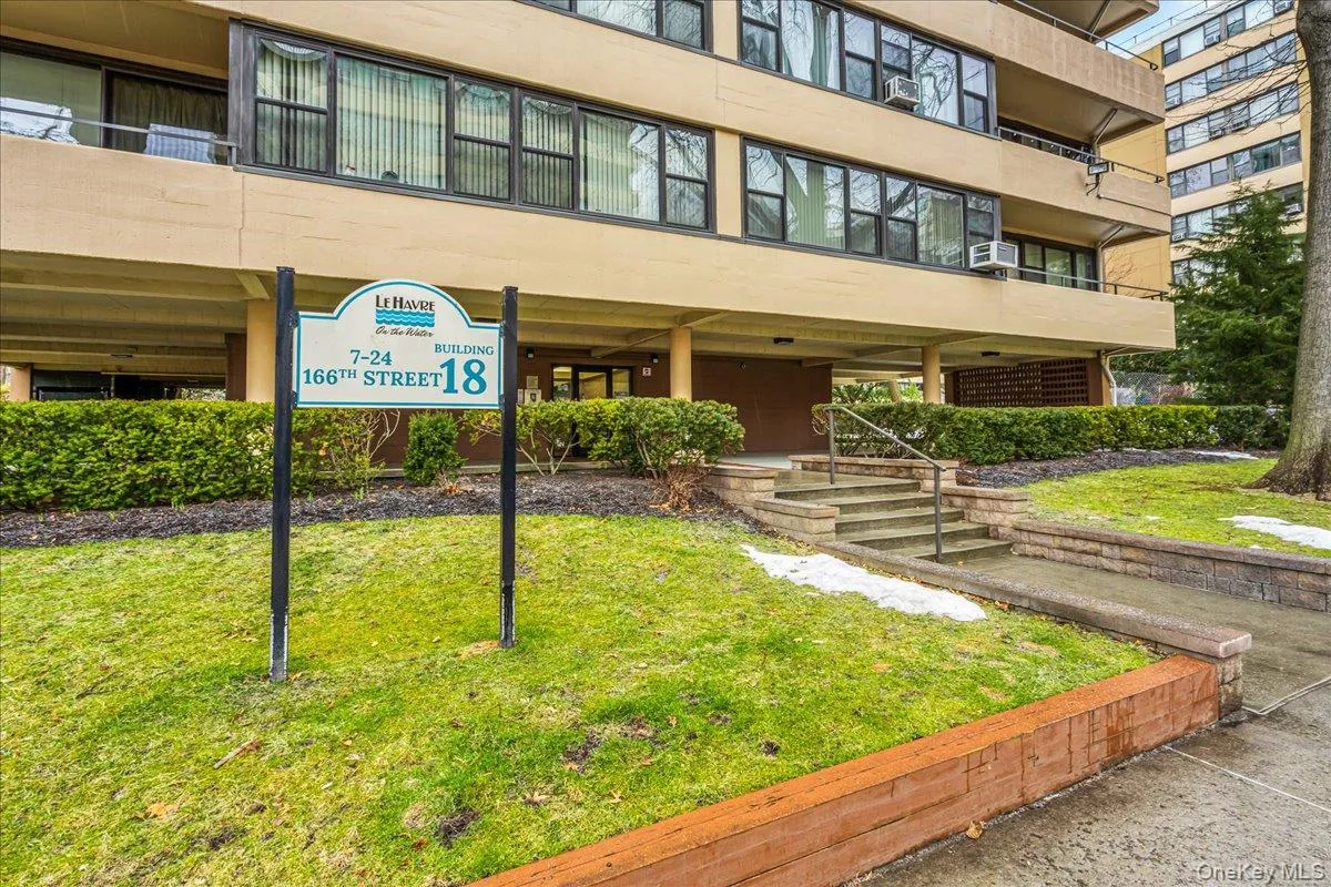 7-24 166th Street, New York, NY, 2 Bedrooms Bedrooms, 5 Rooms Rooms,1 BathroomBathrooms,Residential,For Rent,166th,0,968532 7-24 166th Street, New York, NY, 2 Bedrooms Bedrooms, 5 Rooms Rooms,1 BathroomBathrooms,Residential,For Rent,166th,0,968532