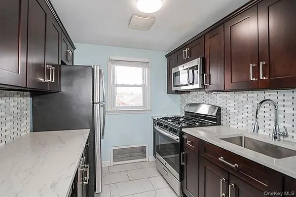 926 Second Avenue, Hempstead, NY, 2 Bedrooms Bedrooms, 3 Rooms Rooms,1 BathroomBathrooms,Residential Lease,For Rent,Second,0,968556 926 Second Avenue, Hempstead, NY, 2 Bedrooms Bedrooms, 3 Rooms Rooms,1 BathroomBathrooms,Residential Lease,For Rent,Second,0,968556