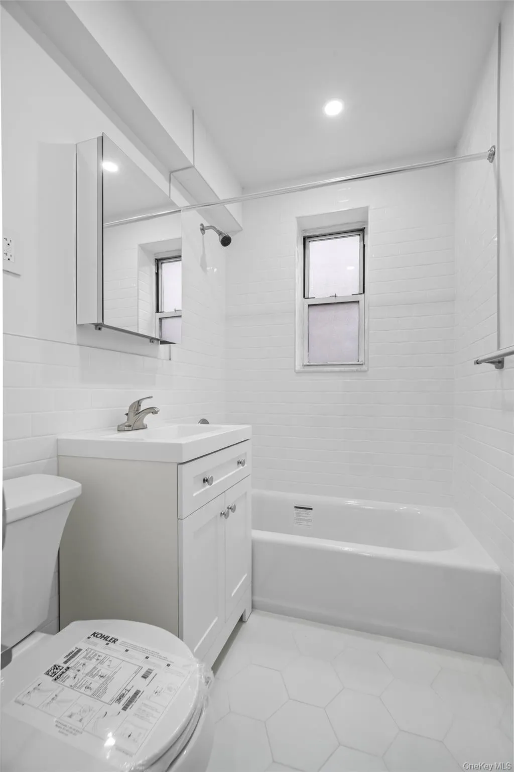 6535 Yellowstone Boulevard, New York, NY, 2 Bedrooms Bedrooms, 5 Rooms Rooms,1 BathroomBathrooms,Residential Sale,For Rent,Yellowstone,0,968569 6535 Yellowstone Boulevard, New York, NY, 2 Bedrooms Bedrooms, 5 Rooms Rooms,1 BathroomBathrooms,Residential Sale,For Rent,Yellowstone,0,968569
