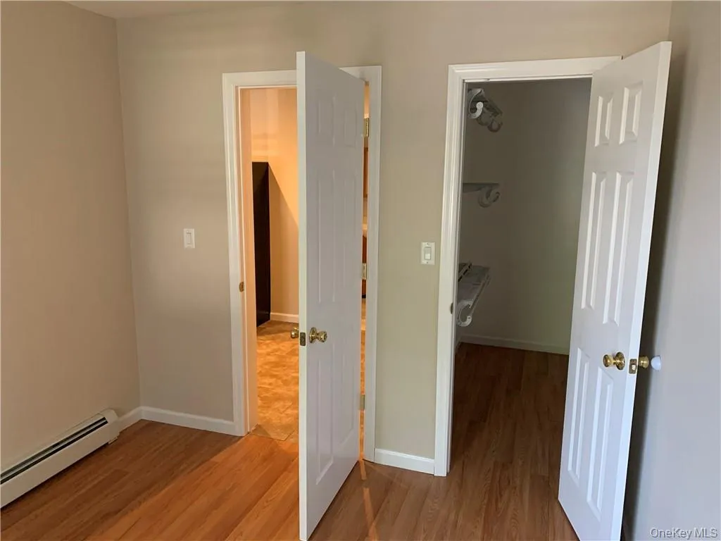 Bedroon with walk in closet Bedroon with walk in closet