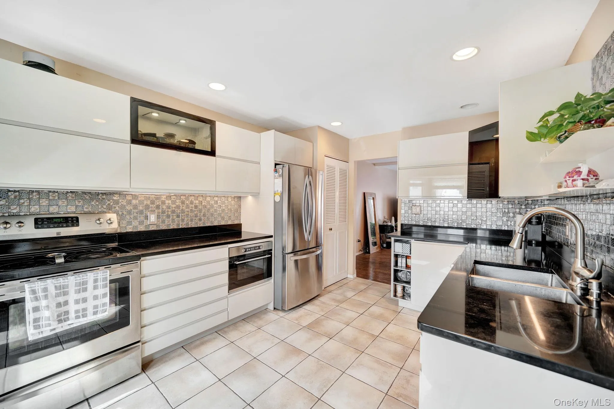 11 Manors Drive, Oyster Bay, NY, 3 Bedrooms Bedrooms, 6 Rooms Rooms,2 BathroomsBathrooms,Residential,For Rent,Manors,0,968580 11 Manors Drive, Oyster Bay, NY, 3 Bedrooms Bedrooms, 6 Rooms Rooms,2 BathroomsBathrooms,Residential,For Rent,Manors,0,968580