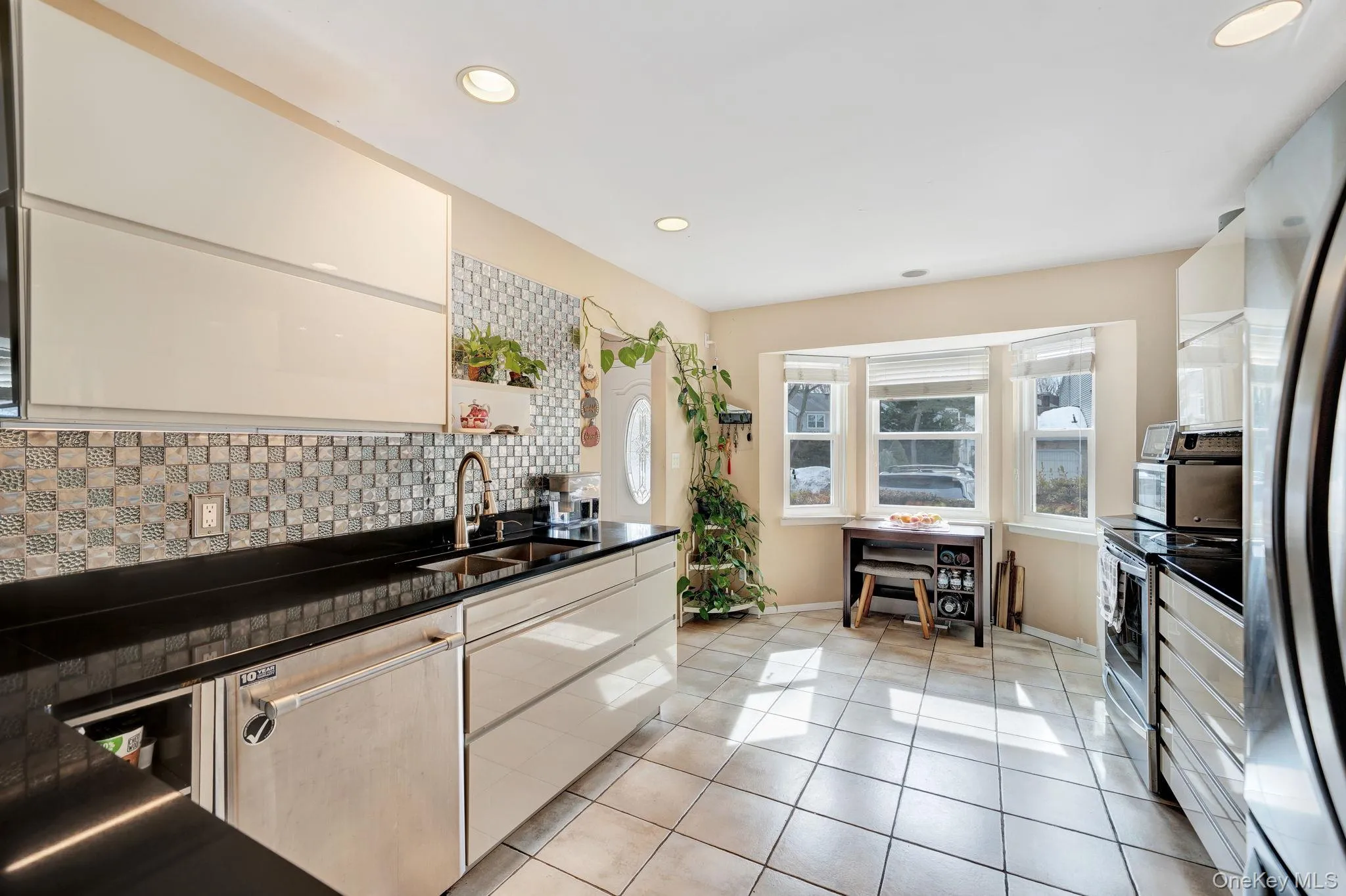 11 Manors Drive, Oyster Bay, NY, 3 Bedrooms Bedrooms, 6 Rooms Rooms,2 BathroomsBathrooms,Residential,For Rent,Manors,0,968580 11 Manors Drive, Oyster Bay, NY, 3 Bedrooms Bedrooms, 6 Rooms Rooms,2 BathroomsBathrooms,Residential,For Rent,Manors,0,968580