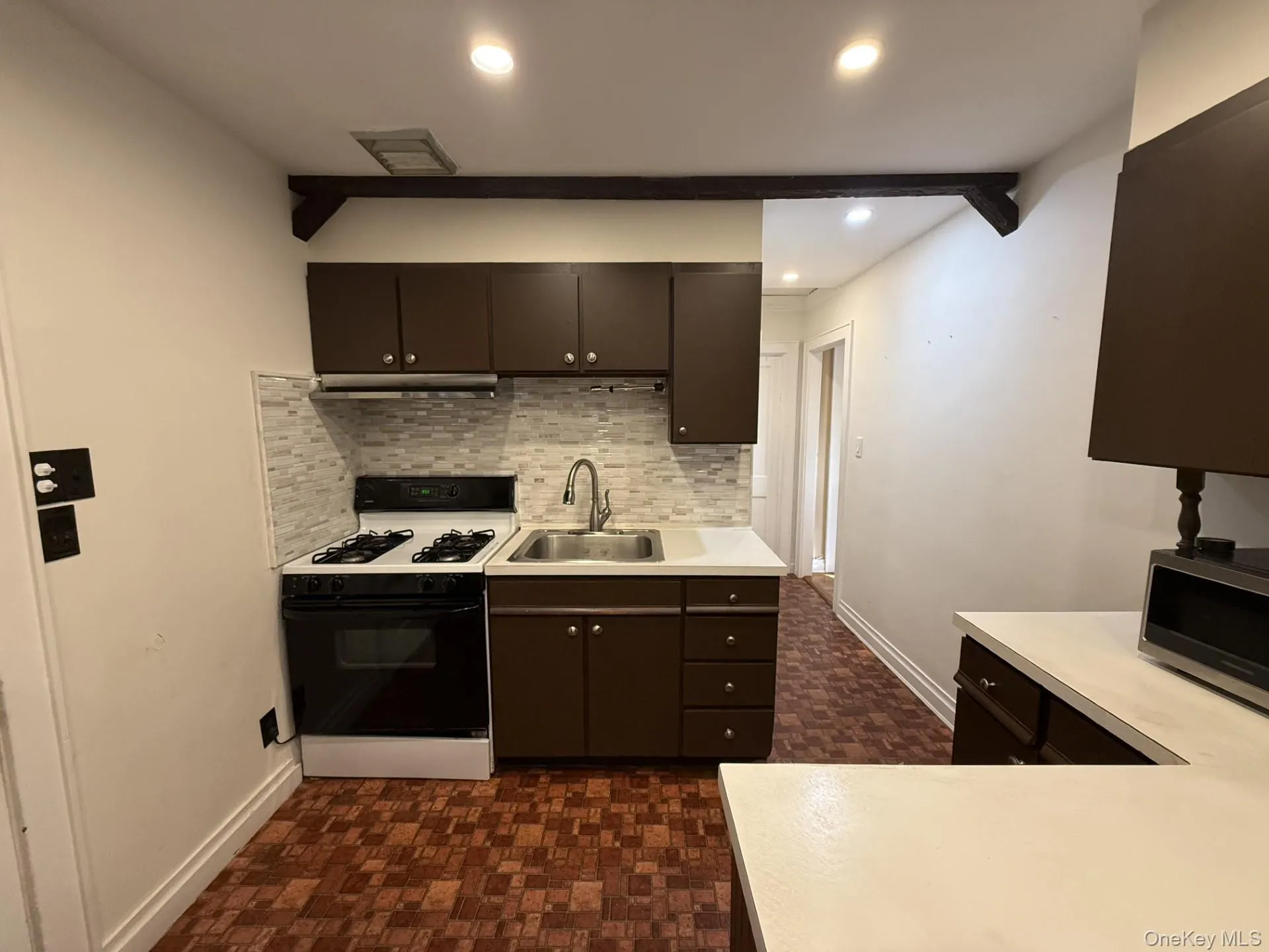 143 East Avenue, Oyster Bay, NY, 3 Bedrooms Bedrooms, 5 Rooms Rooms,2 BathroomsBathrooms,Residential Lease,For Rent,East,0,968585 143 East Avenue, Oyster Bay, NY, 3 Bedrooms Bedrooms, 5 Rooms Rooms,2 BathroomsBathrooms,Residential Lease,For Rent,East,0,968585