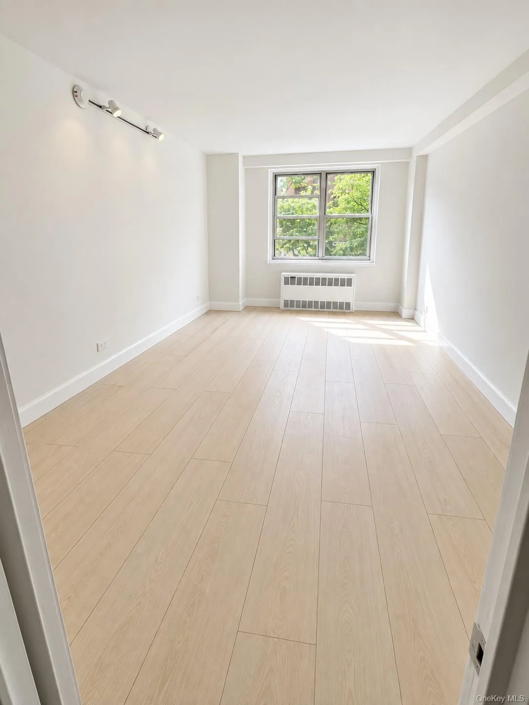 3215 H Avenue, New York, NY, 3 Bedrooms Bedrooms, 6 Rooms Rooms,2 BathroomsBathrooms,Residential,For Rent,H,0,968593 3215 H Avenue, New York, NY, 3 Bedrooms Bedrooms, 6 Rooms Rooms,2 BathroomsBathrooms,Residential,For Rent,H,0,968593