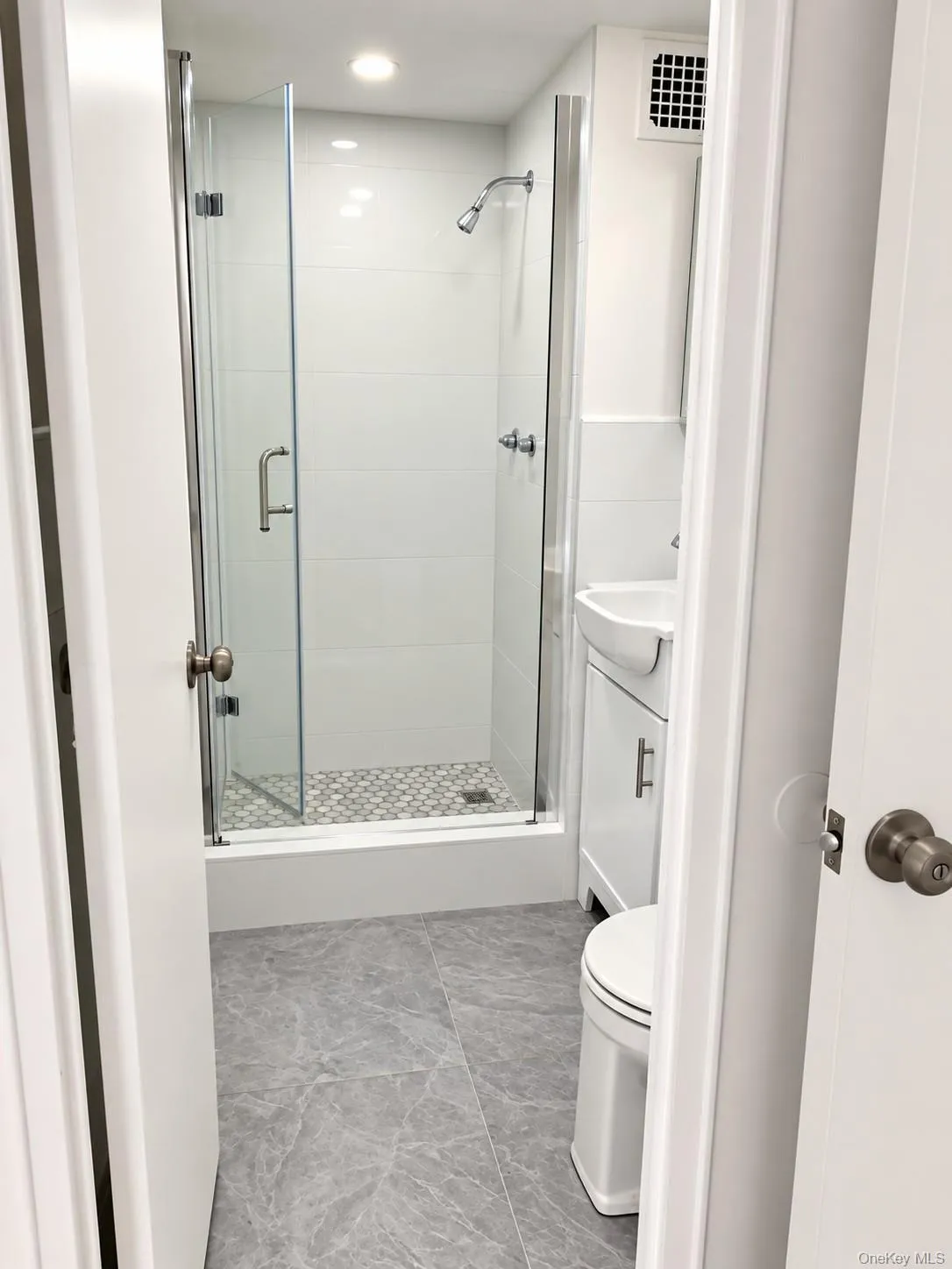 3215 H Avenue, New York, NY, 3 Bedrooms Bedrooms, 6 Rooms Rooms,2 BathroomsBathrooms,Residential,For Rent,H,0,968593 3215 H Avenue, New York, NY, 3 Bedrooms Bedrooms, 6 Rooms Rooms,2 BathroomsBathrooms,Residential,For Rent,H,0,968593