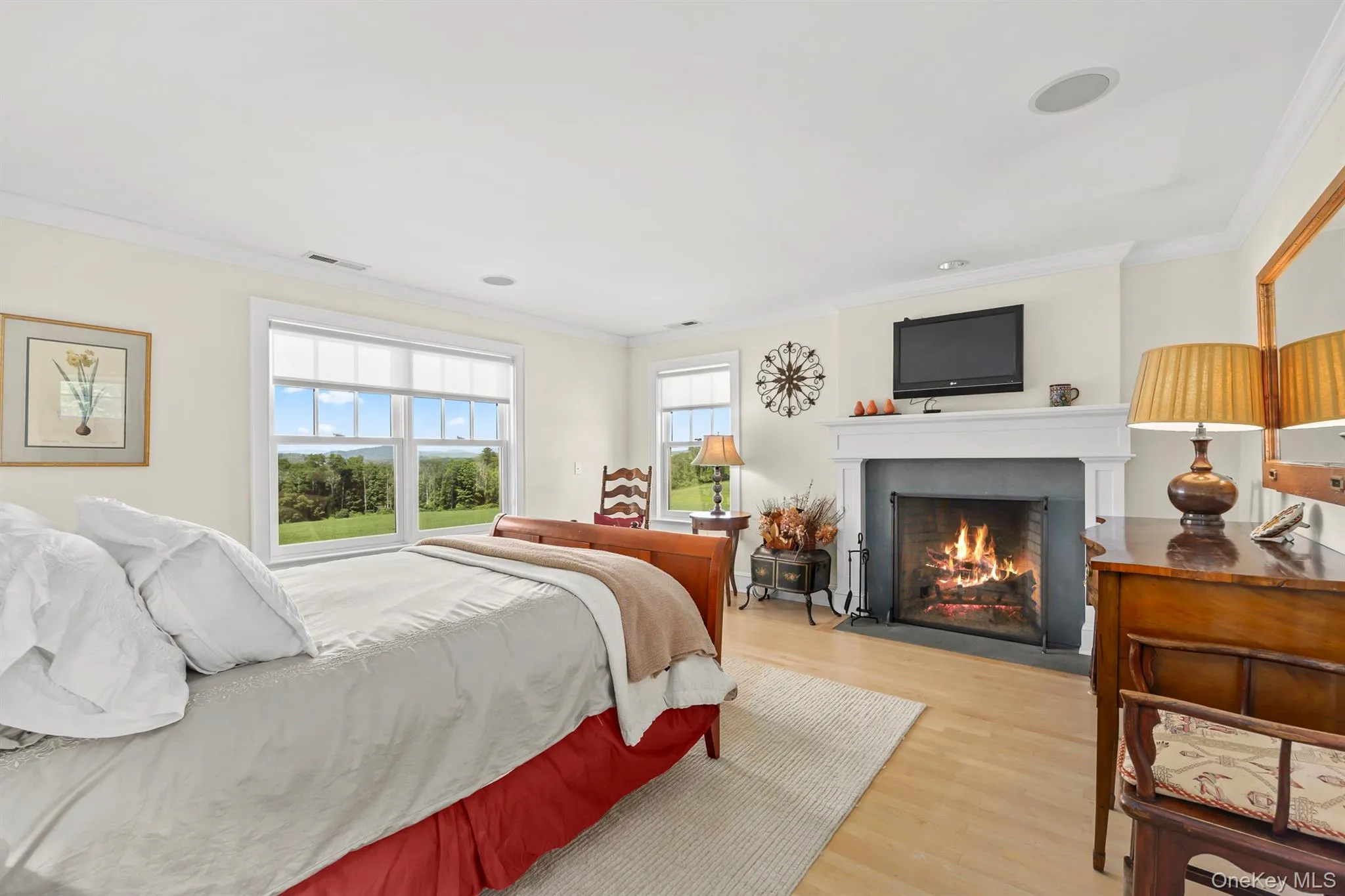 The Home's 4 Bedrooms are all Very Spacious, Light-Filled and Offer Spectacular Views The Home's 4 Bedrooms are all Very Spacious, Light-Filled and Offer Spectacular Views