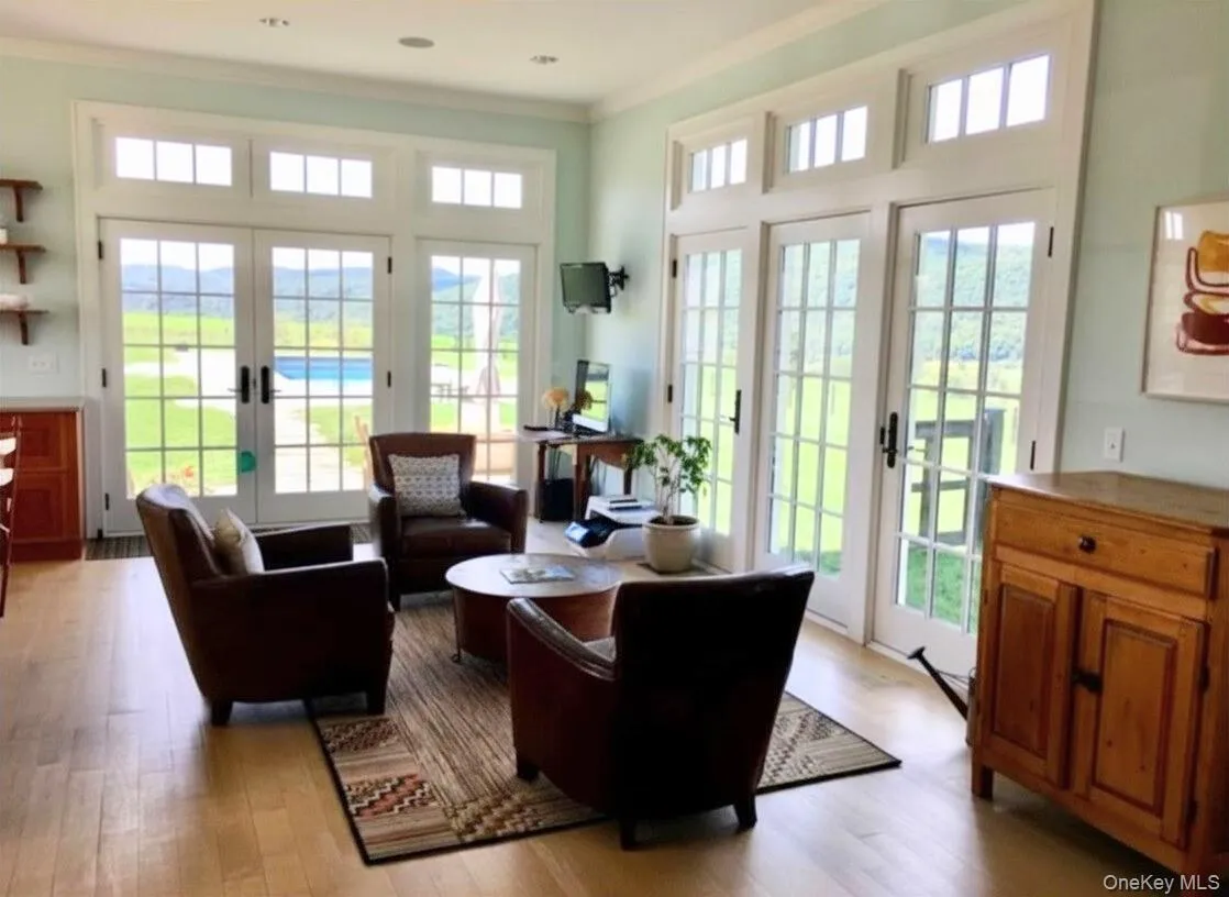 Lovely Seating Areas Throughout the Home, Take Advantage of the 360 Degree View Lovely Seating Areas Throughout the Home, Take Advantage of the 360 Degree View