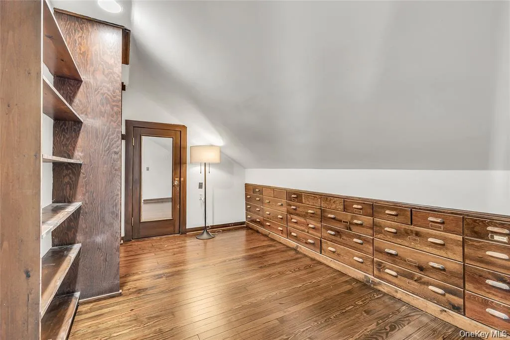 Office or 7the Bedroom Office or 7the Bedroom