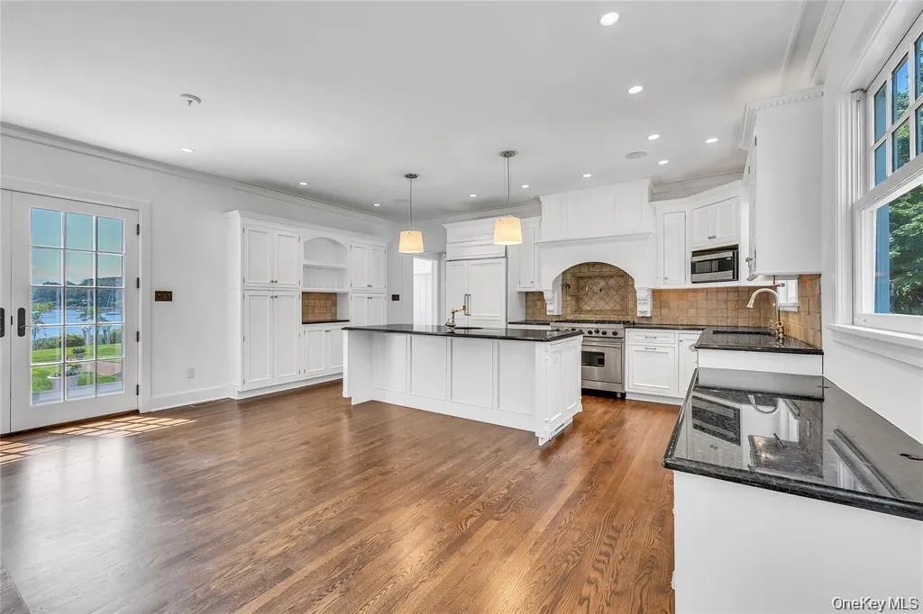 158 Shore Road, Huntington, NY, 6 Bedrooms Bedrooms, 12 Rooms Rooms,5 BathroomsBathrooms,Residential Sale,For Rent,Shore,0,968618 158 Shore Road, Huntington, NY, 6 Bedrooms Bedrooms, 12 Rooms Rooms,5 BathroomsBathrooms,Residential Sale,For Rent,Shore,0,968618