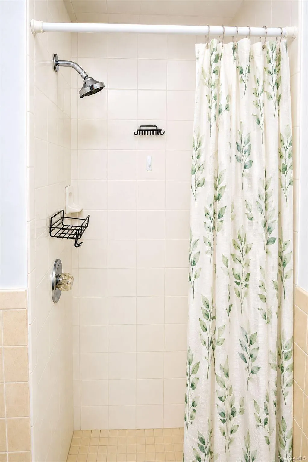 Second Bathroom- Virtually Staged. Second Bathroom- Virtually Staged.