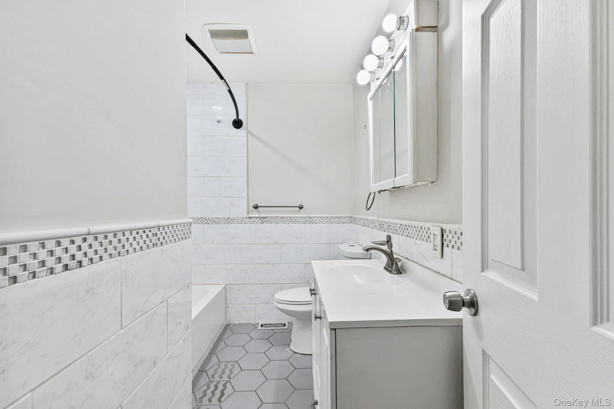 43 Clifford Place, Harrison, NY, 2 Bedrooms Bedrooms, 4 Rooms Rooms,2 BathroomsBathrooms,Residential Lease,For Rent,Clifford,0,968629 43 Clifford Place, Harrison, NY, 2 Bedrooms Bedrooms, 4 Rooms Rooms,2 BathroomsBathrooms,Residential Lease,For Rent,Clifford,0,968629