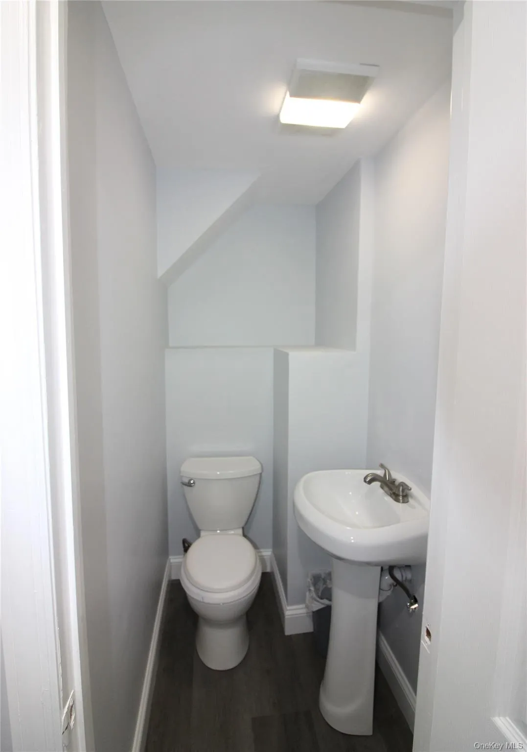 26 Circle Lane, Islip, NY, 4 Bedrooms Bedrooms, 11 Rooms Rooms,2 BathroomsBathrooms,Residential Lease,For Rent,Circle,0,968633 26 Circle Lane, Islip, NY, 4 Bedrooms Bedrooms, 11 Rooms Rooms,2 BathroomsBathrooms,Residential Lease,For Rent,Circle,0,968633