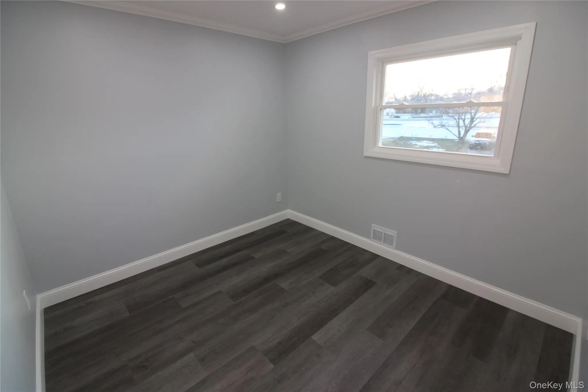 26 Circle Lane, Islip, NY, 4 Bedrooms Bedrooms, 11 Rooms Rooms,2 BathroomsBathrooms,Residential Lease,For Rent,Circle,0,968633 26 Circle Lane, Islip, NY, 4 Bedrooms Bedrooms, 11 Rooms Rooms,2 BathroomsBathrooms,Residential Lease,For Rent,Circle,0,968633