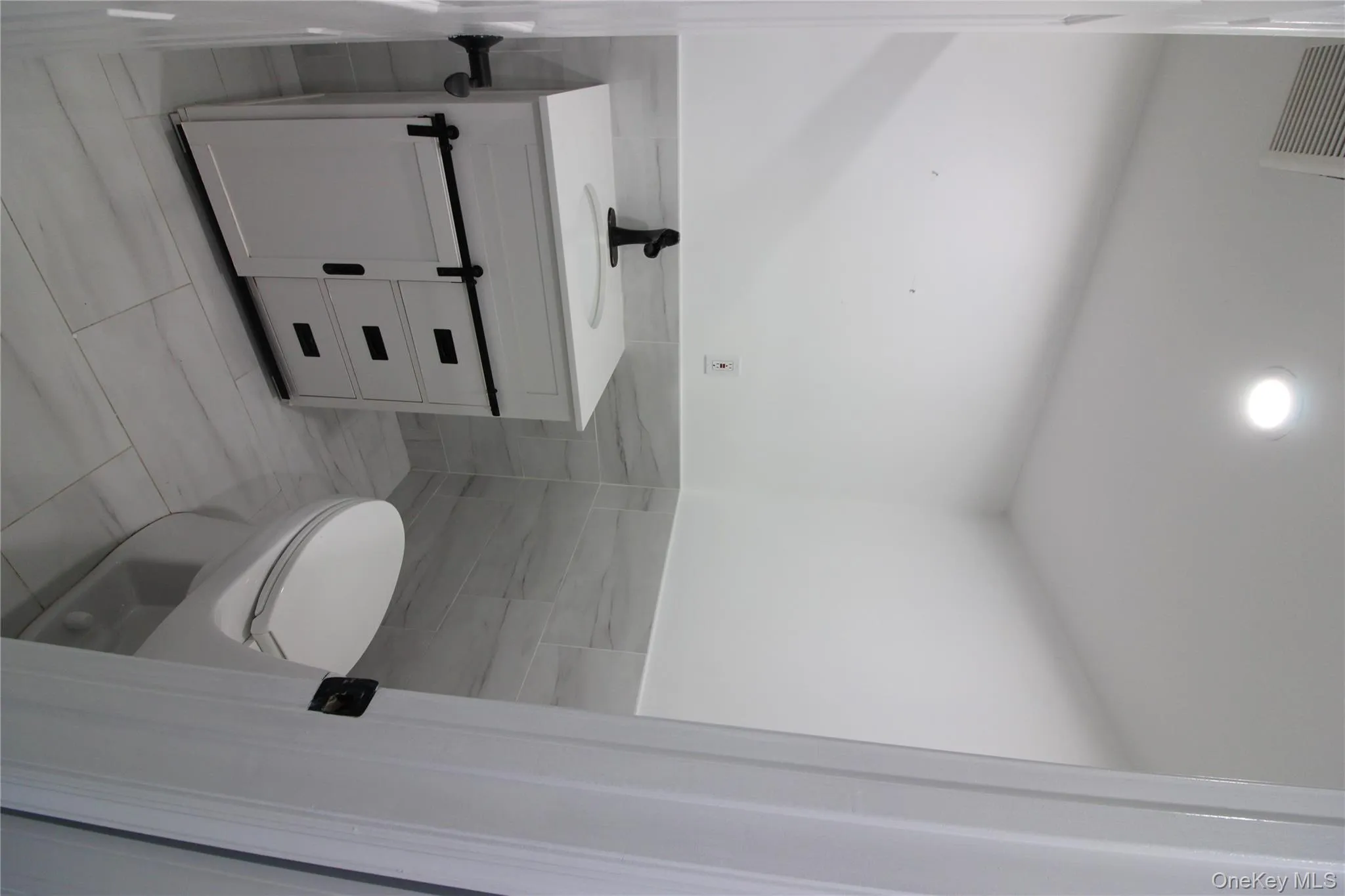 26 Circle Lane, Islip, NY, 4 Bedrooms Bedrooms, 11 Rooms Rooms,2 BathroomsBathrooms,Residential Lease,For Rent,Circle,0,968633 26 Circle Lane, Islip, NY, 4 Bedrooms Bedrooms, 11 Rooms Rooms,2 BathroomsBathrooms,Residential Lease,For Rent,Circle,0,968633