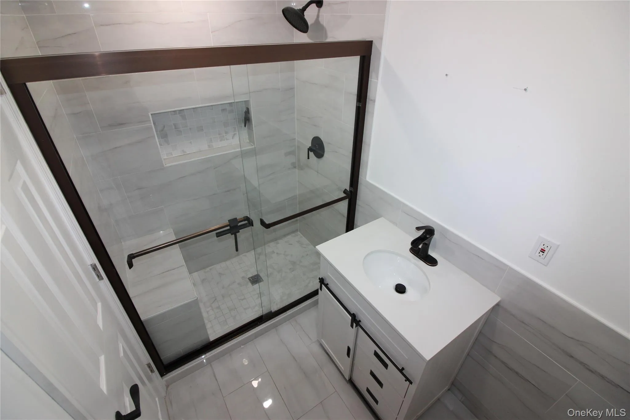 26 Circle Lane, Islip, NY, 4 Bedrooms Bedrooms, 11 Rooms Rooms,2 BathroomsBathrooms,Residential Lease,For Rent,Circle,0,968633 26 Circle Lane, Islip, NY, 4 Bedrooms Bedrooms, 11 Rooms Rooms,2 BathroomsBathrooms,Residential Lease,For Rent,Circle,0,968633