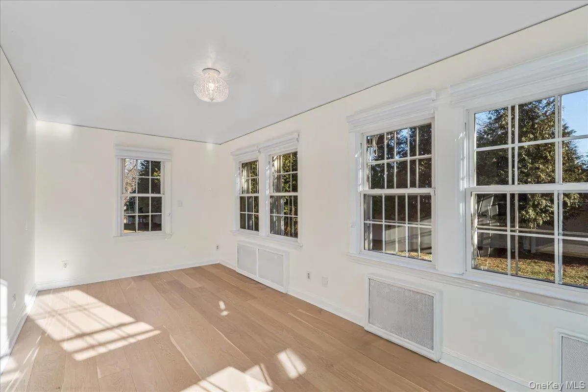 Versatile, light-filled office or den space looking over the rear of the property. Versatile, light-filled office or den space looking over the rear of the property.