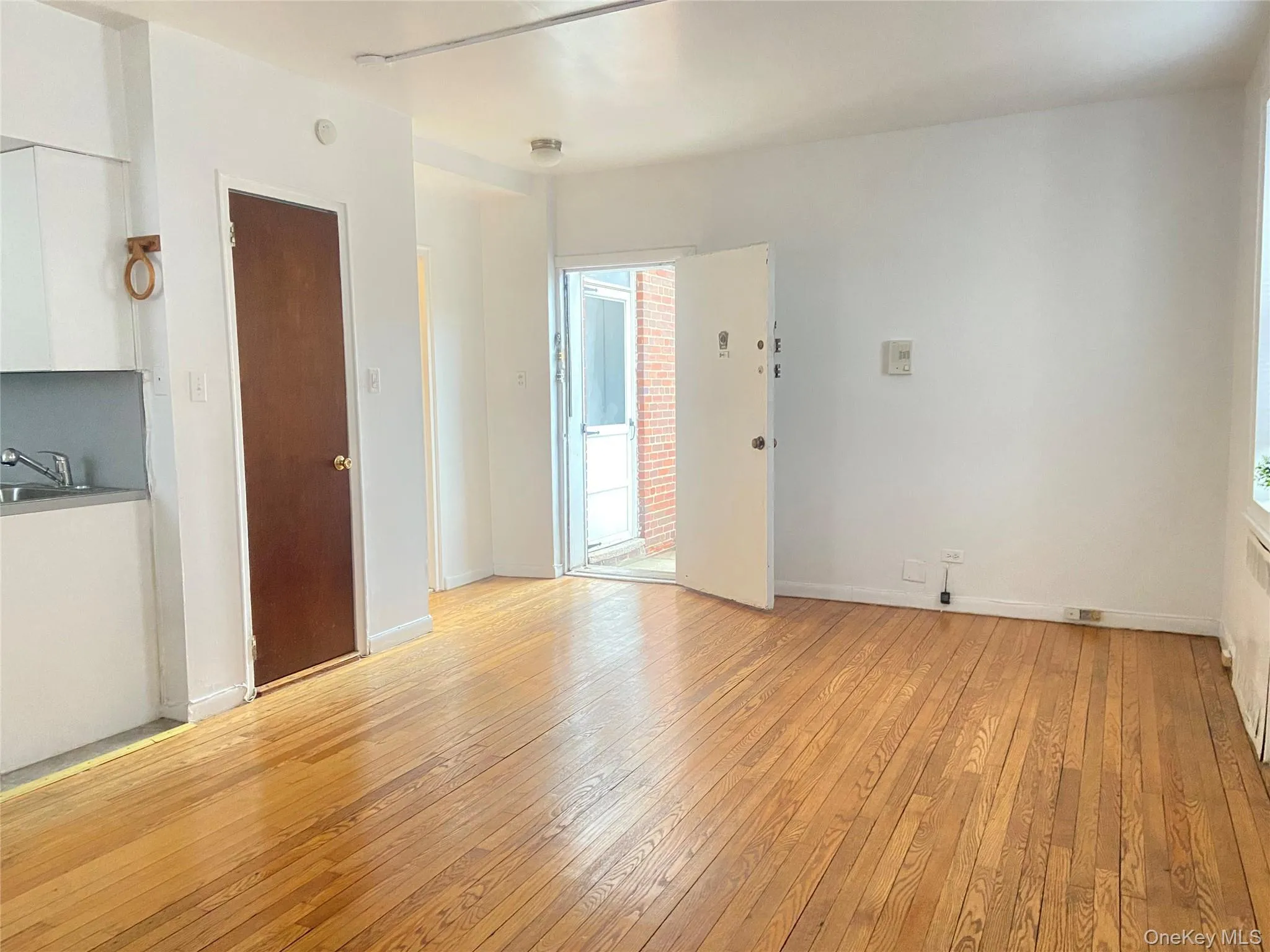 84-49 168 Street, New York, NY, 2 Rooms Rooms,1 BathroomBathrooms,Residential Lease,For Rent,168,0,968662 84-49 168 Street, New York, NY, 2 Rooms Rooms,1 BathroomBathrooms,Residential Lease,For Rent,168,0,968662