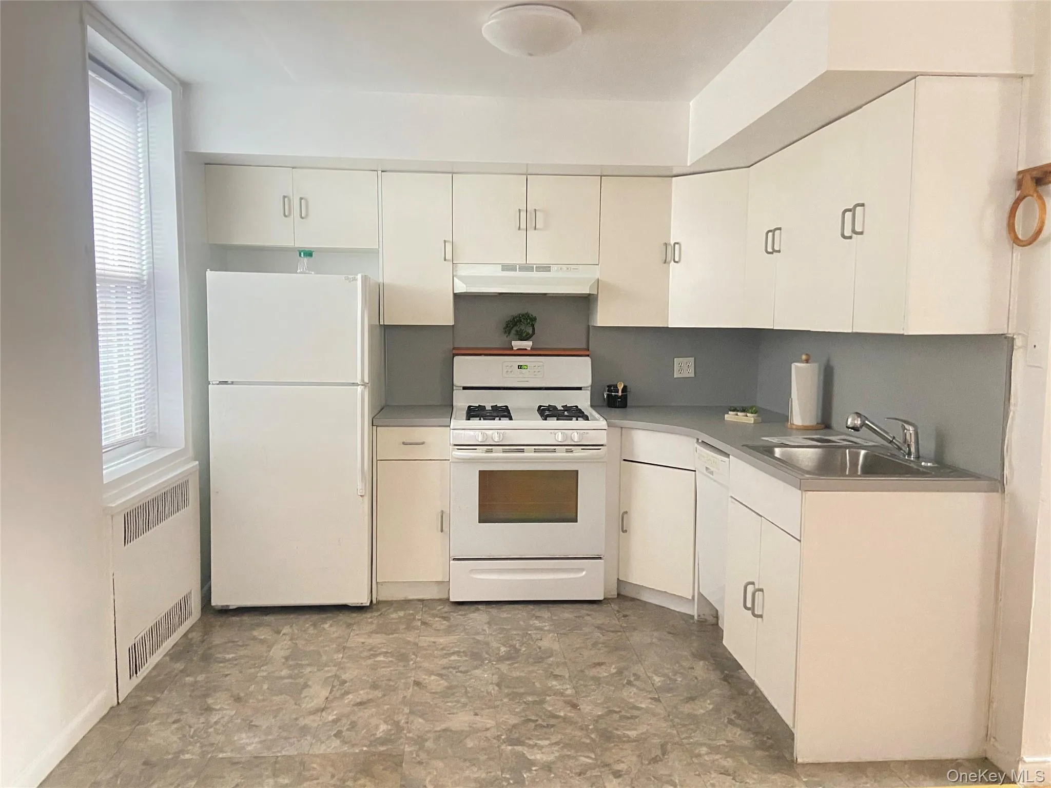 84-49 168 Street, New York, NY, 2 Rooms Rooms,1 BathroomBathrooms,Residential Lease,For Rent,168,0,968662 84-49 168 Street, New York, NY, 2 Rooms Rooms,1 BathroomBathrooms,Residential Lease,For Rent,168,0,968662