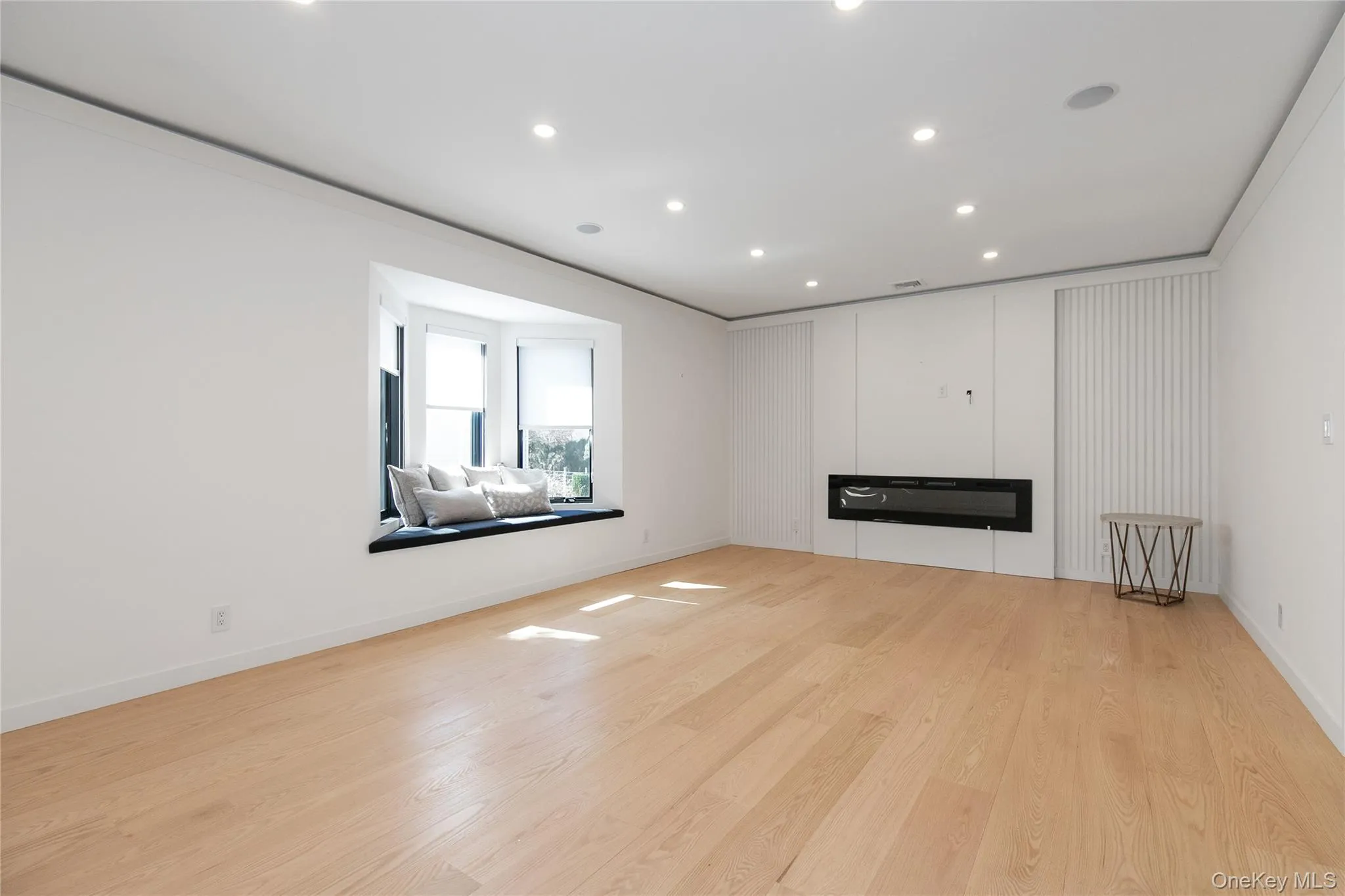 1 Bentley Road, North Hempstead, NY, 5 Bedrooms Bedrooms, 10 Rooms Rooms,4 BathroomsBathrooms,Residential,For Rent,Bentley,0,968667 1 Bentley Road, North Hempstead, NY, 5 Bedrooms Bedrooms, 10 Rooms Rooms,4 BathroomsBathrooms,Residential,For Rent,Bentley,0,968667