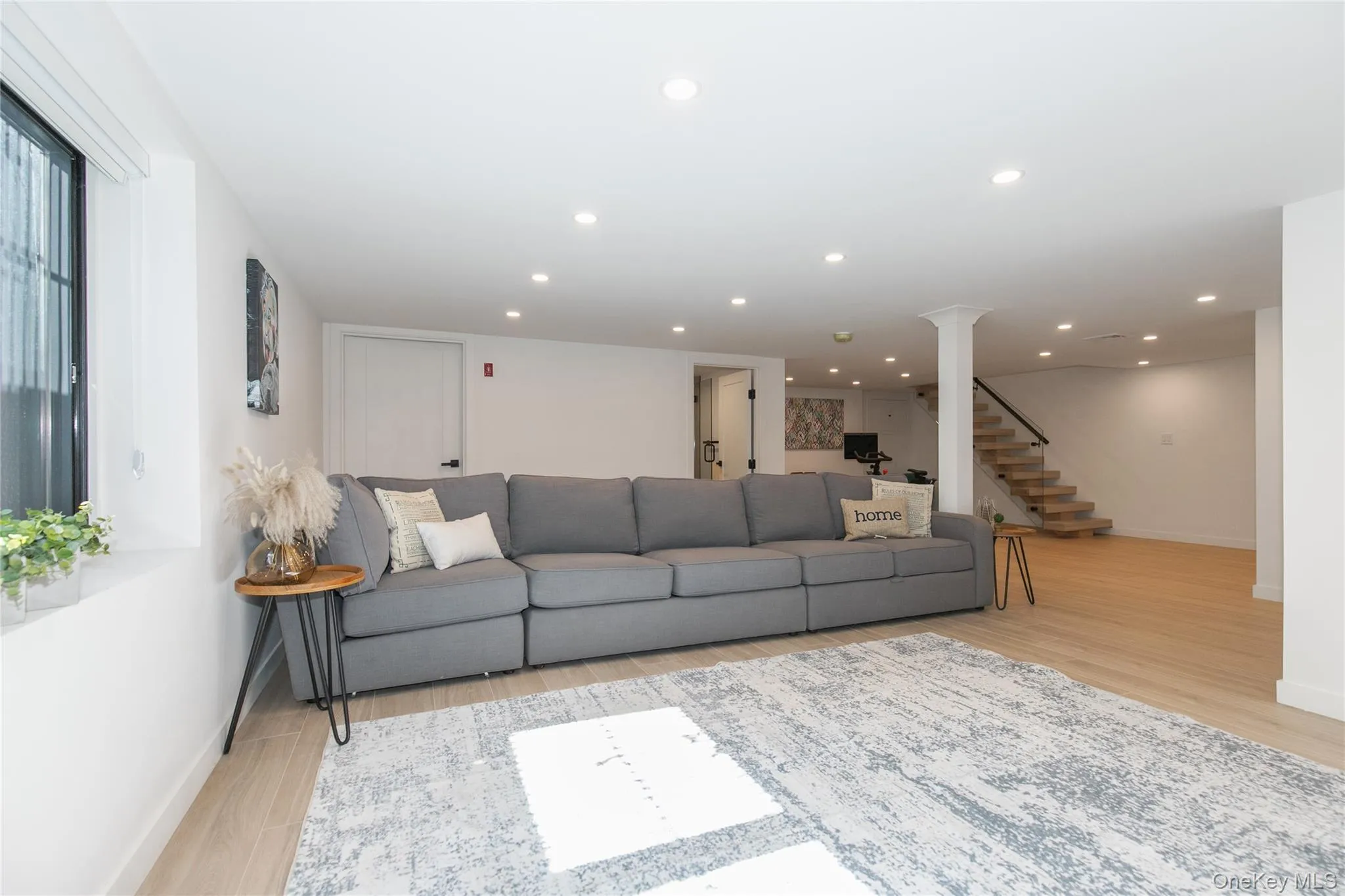 1 Bentley Road, North Hempstead, NY, 5 Bedrooms Bedrooms, 10 Rooms Rooms,4 BathroomsBathrooms,Residential,For Rent,Bentley,0,968667 1 Bentley Road, North Hempstead, NY, 5 Bedrooms Bedrooms, 10 Rooms Rooms,4 BathroomsBathrooms,Residential,For Rent,Bentley,0,968667