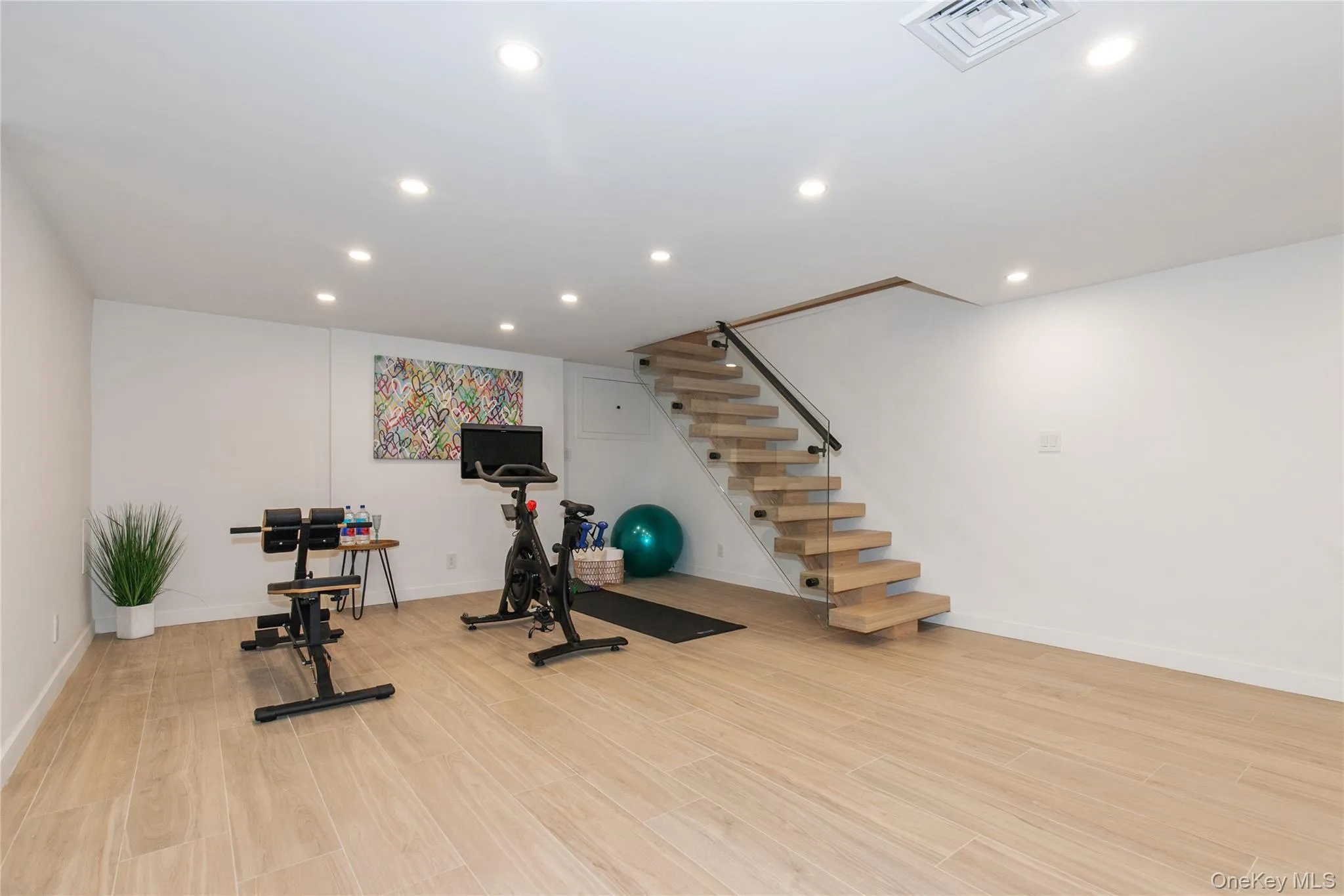 1 Bentley Road, North Hempstead, NY, 5 Bedrooms Bedrooms, 10 Rooms Rooms,4 BathroomsBathrooms,Residential,For Rent,Bentley,0,968667 1 Bentley Road, North Hempstead, NY, 5 Bedrooms Bedrooms, 10 Rooms Rooms,4 BathroomsBathrooms,Residential,For Rent,Bentley,0,968667