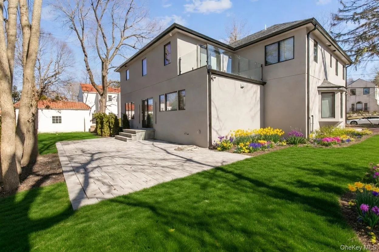 1 Bentley Road, North Hempstead, NY, 5 Bedrooms Bedrooms, 10 Rooms Rooms,4 BathroomsBathrooms,Residential,For Rent,Bentley,0,968667 1 Bentley Road, North Hempstead, NY, 5 Bedrooms Bedrooms, 10 Rooms Rooms,4 BathroomsBathrooms,Residential,For Rent,Bentley,0,968667
