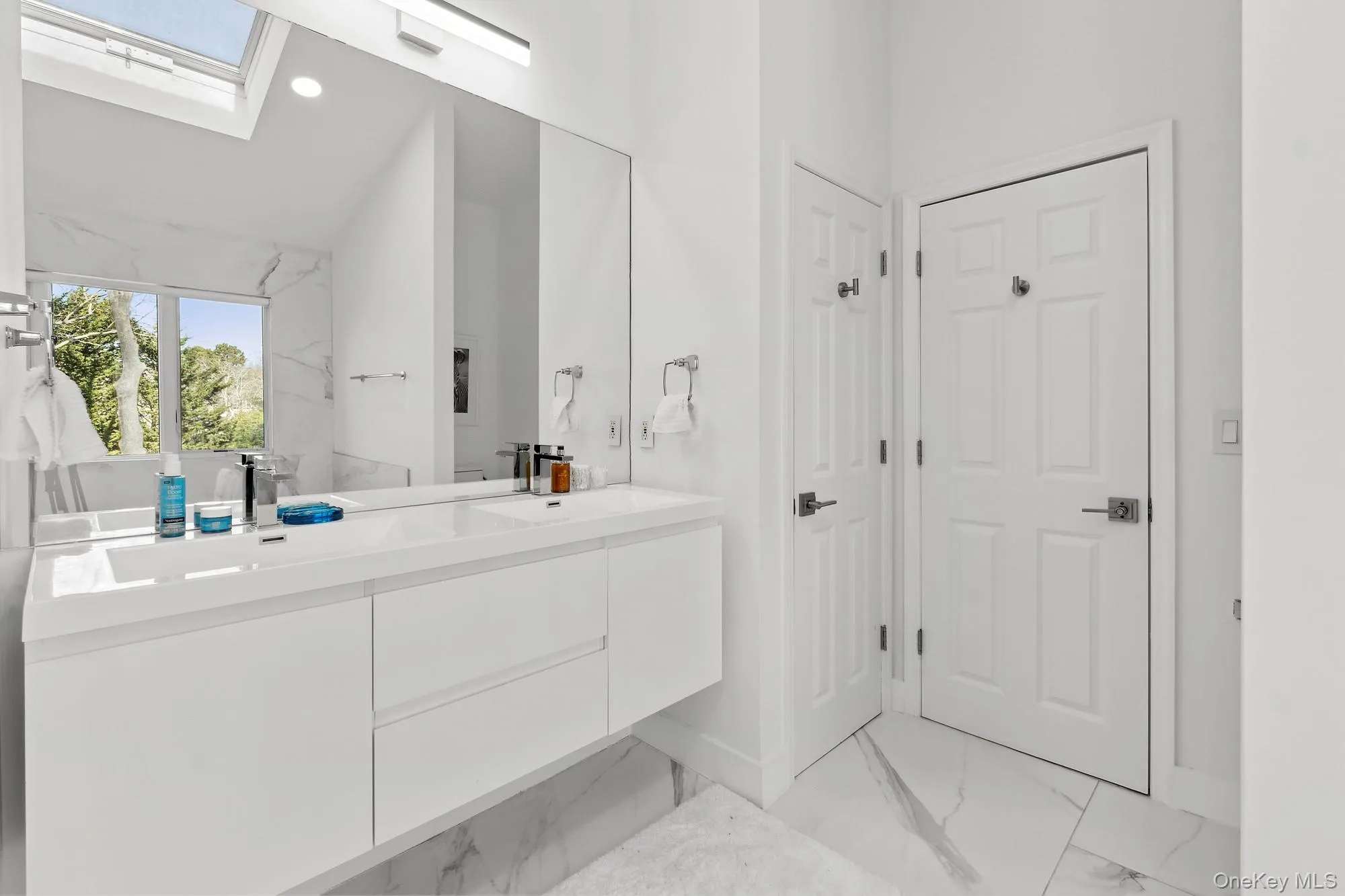 5 Cowhill Lane, East Hampton, NY, 3 Bedrooms Bedrooms, 7 Rooms Rooms,3 BathroomsBathrooms,Residential,For Rent,Cowhill,0,968672 5 Cowhill Lane, East Hampton, NY, 3 Bedrooms Bedrooms, 7 Rooms Rooms,3 BathroomsBathrooms,Residential,For Rent,Cowhill,0,968672