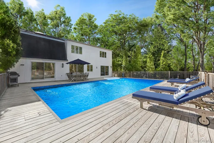5 Cowhill Lane, East Hampton, New York 11975