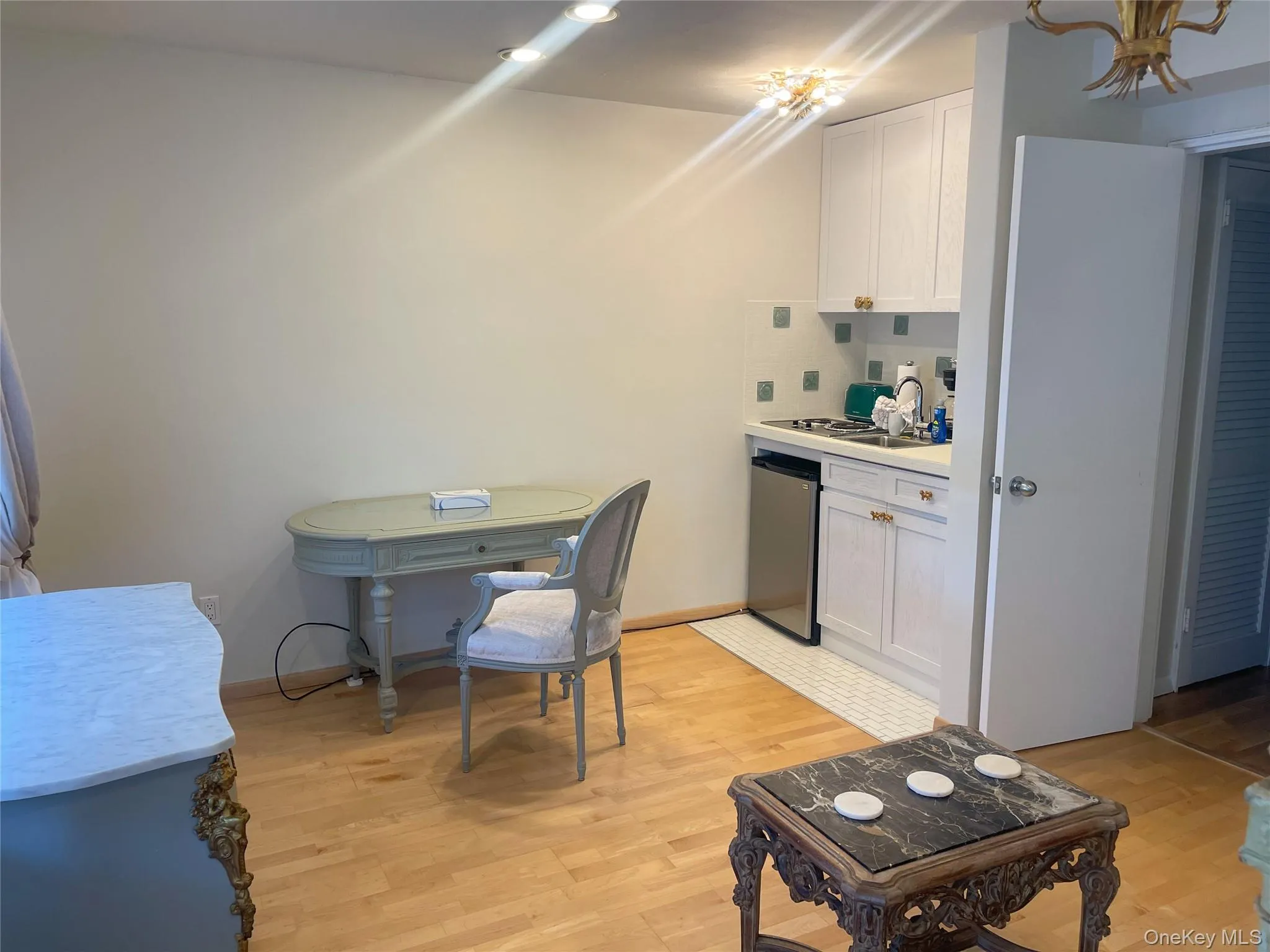 379 Bluff Road, East Hampton, NY, 1 Bedroom Bedrooms, 3 Rooms Rooms,1 BathroomBathrooms,Residential Sale,For Rent,Bluff,0,968679 379 Bluff Road, East Hampton, NY, 1 Bedroom Bedrooms, 3 Rooms Rooms,1 BathroomBathrooms,Residential Sale,For Rent,Bluff,0,968679