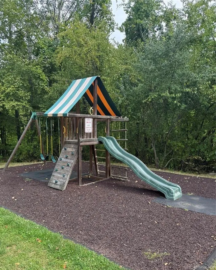 634 Fox Run Lane, Carmel, NY, 2 Bedrooms Bedrooms, 5 Rooms Rooms,1 BathroomBathrooms,Residential Lease,For Rent,Fox Run,0,968729 634 Fox Run Lane, Carmel, NY, 2 Bedrooms Bedrooms, 5 Rooms Rooms,1 BathroomBathrooms,Residential Lease,For Rent,Fox Run,0,968729