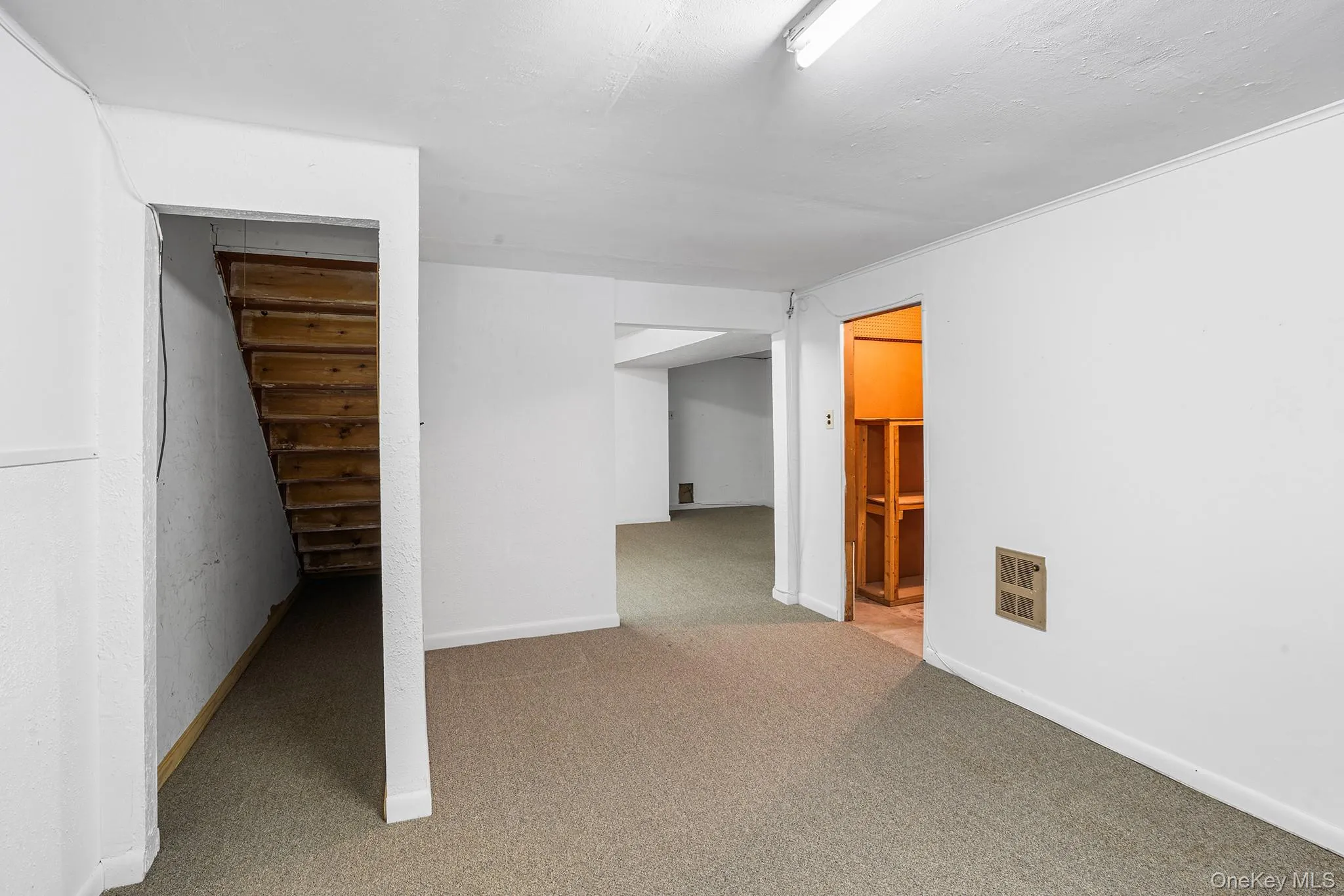 21 Roundtree Court, Beacon, NY, 3 Bedrooms Bedrooms, 8 Rooms Rooms,1 BathroomBathrooms,Residential,For Rent,Roundtree,0,968737 21 Roundtree Court, Beacon, NY, 3 Bedrooms Bedrooms, 8 Rooms Rooms,1 BathroomBathrooms,Residential,For Rent,Roundtree,0,968737