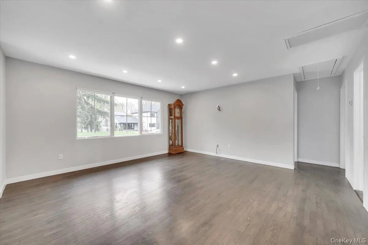 10 Sandhage Drive, Orangetown, NY, 3 Bedrooms Bedrooms, 8 Rooms Rooms,1 BathroomBathrooms,Residential Lease,For Rent,Sandhage,0,968743 10 Sandhage Drive, Orangetown, NY, 3 Bedrooms Bedrooms, 8 Rooms Rooms,1 BathroomBathrooms,Residential Lease,For Rent,Sandhage,0,968743