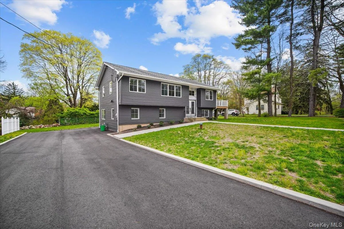 10 Sandhage Drive, Orangetown, NY, 3 Bedrooms Bedrooms, 8 Rooms Rooms,1 BathroomBathrooms,Residential Lease,For Rent,Sandhage,0,968743 10 Sandhage Drive, Orangetown, NY, 3 Bedrooms Bedrooms, 8 Rooms Rooms,1 BathroomBathrooms,Residential Lease,For Rent,Sandhage,0,968743