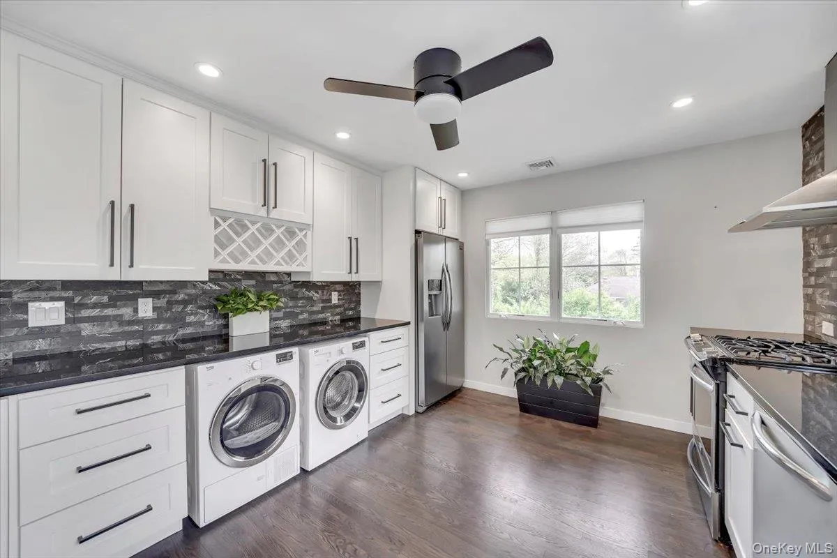 10 Sandhage Drive, Orangetown, NY, 3 Bedrooms Bedrooms, 8 Rooms Rooms,1 BathroomBathrooms,Residential Lease,For Rent,Sandhage,0,968743 10 Sandhage Drive, Orangetown, NY, 3 Bedrooms Bedrooms, 8 Rooms Rooms,1 BathroomBathrooms,Residential Lease,For Rent,Sandhage,0,968743
