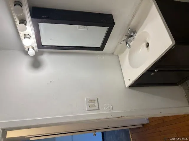 639 Wellwood Avenue, Babylon, NY, 1 Bedroom Bedrooms, 3 Rooms Rooms,1 BathroomBathrooms,Residential Lease,For Rent,Wellwood,0,968784 639 Wellwood Avenue, Babylon, NY, 1 Bedroom Bedrooms, 3 Rooms Rooms,1 BathroomBathrooms,Residential Lease,For Rent,Wellwood,0,968784