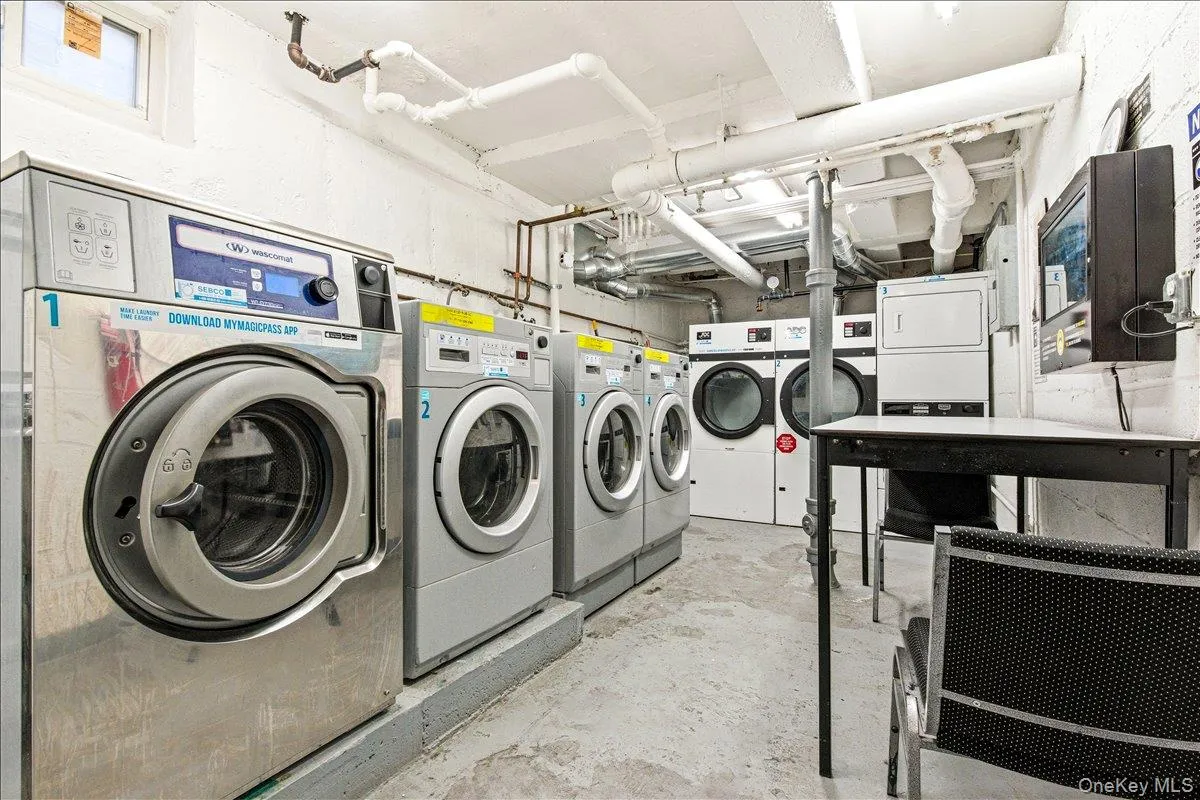 139-05 85th Drive, New York, NY, 2 Bedrooms Bedrooms, 5 Rooms Rooms,1 BathroomBathrooms,Residential,For Rent,85th,0,968791 139-05 85th Drive, New York, NY, 2 Bedrooms Bedrooms, 5 Rooms Rooms,1 BathroomBathrooms,Residential,For Rent,85th,0,968791