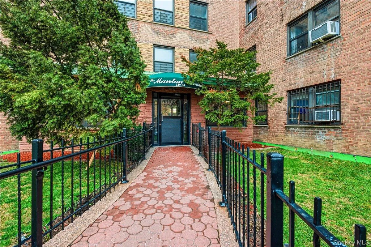 139-05 85th Drive, New York, NY, 2 Bedrooms Bedrooms, 5 Rooms Rooms,1 BathroomBathrooms,Residential,For Rent,85th,0,968791 139-05 85th Drive, New York, NY, 2 Bedrooms Bedrooms, 5 Rooms Rooms,1 BathroomBathrooms,Residential,For Rent,85th,0,968791