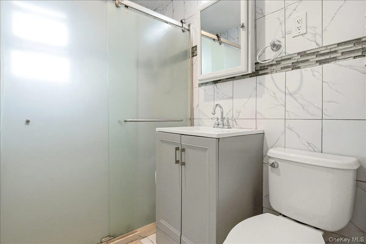 139-05 85th Drive, New York, NY, 2 Bedrooms Bedrooms, 5 Rooms Rooms,1 BathroomBathrooms,Residential,For Rent,85th,0,968791 139-05 85th Drive, New York, NY, 2 Bedrooms Bedrooms, 5 Rooms Rooms,1 BathroomBathrooms,Residential,For Rent,85th,0,968791