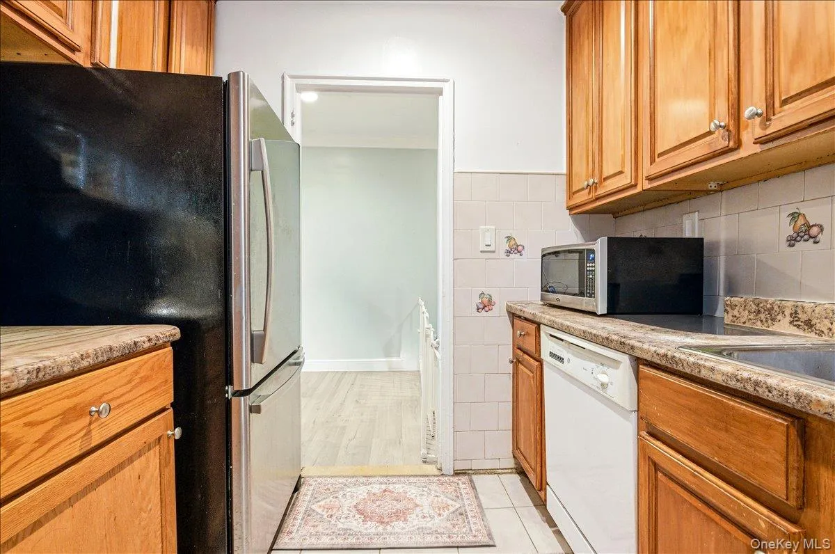139-05 85th Drive, New York, NY, 2 Bedrooms Bedrooms, 5 Rooms Rooms,1 BathroomBathrooms,Residential,For Rent,85th,0,968791 139-05 85th Drive, New York, NY, 2 Bedrooms Bedrooms, 5 Rooms Rooms,1 BathroomBathrooms,Residential,For Rent,85th,0,968791