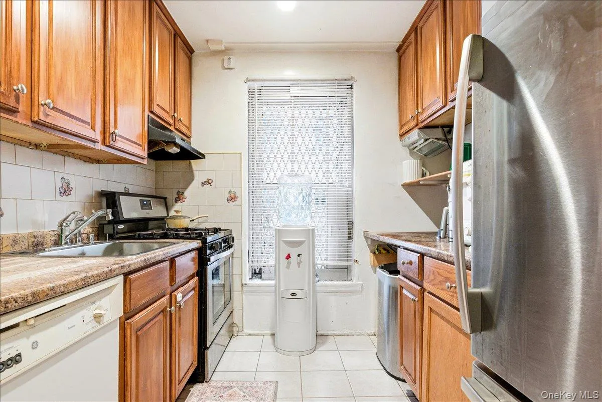 139-05 85th Drive, New York, NY, 2 Bedrooms Bedrooms, 5 Rooms Rooms,1 BathroomBathrooms,Residential,For Rent,85th,0,968791 139-05 85th Drive, New York, NY, 2 Bedrooms Bedrooms, 5 Rooms Rooms,1 BathroomBathrooms,Residential,For Rent,85th,0,968791